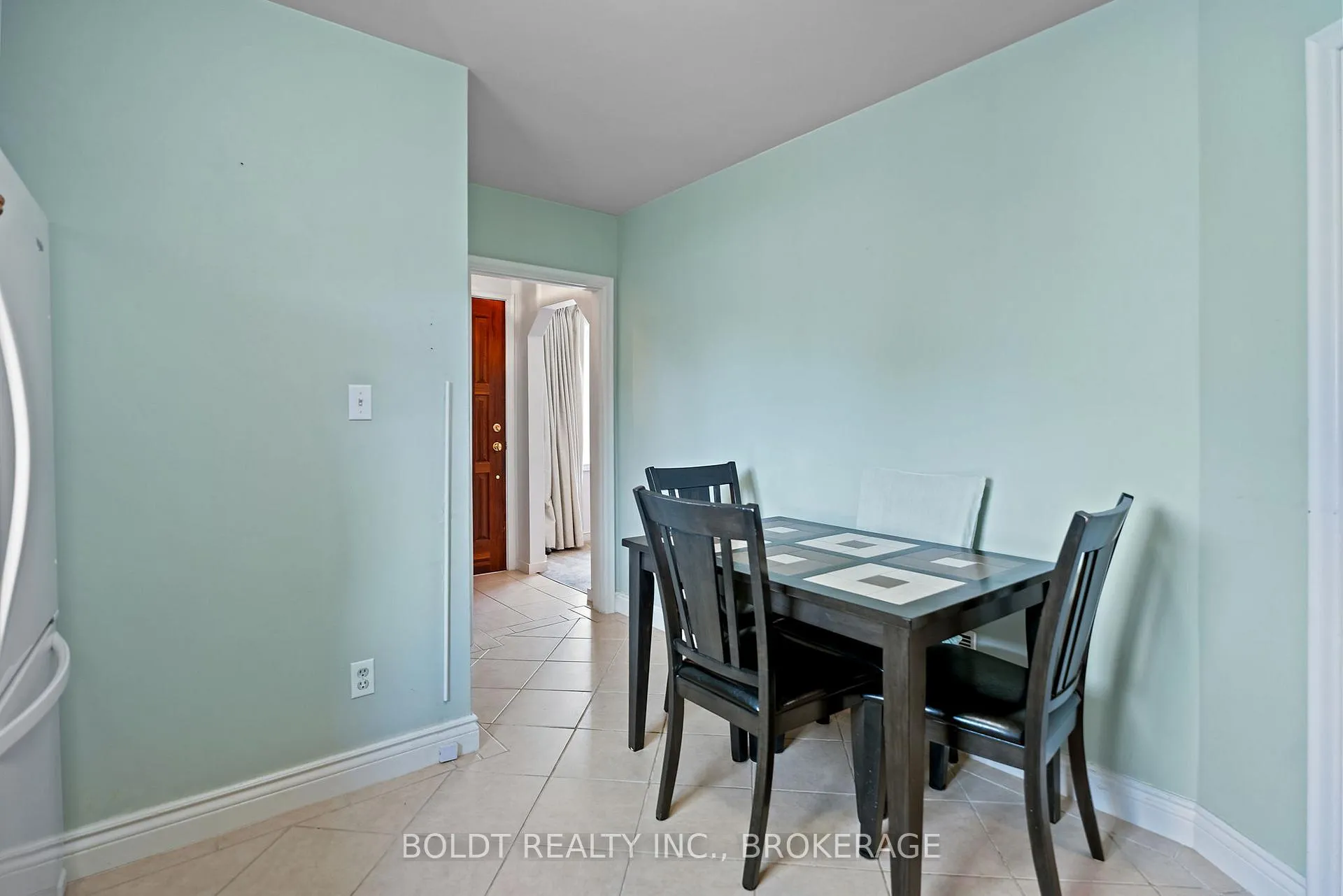 Photo 9 of 73 Dunkeld Avenue, St. Catharines, Carlton/Bunting — HOMEH