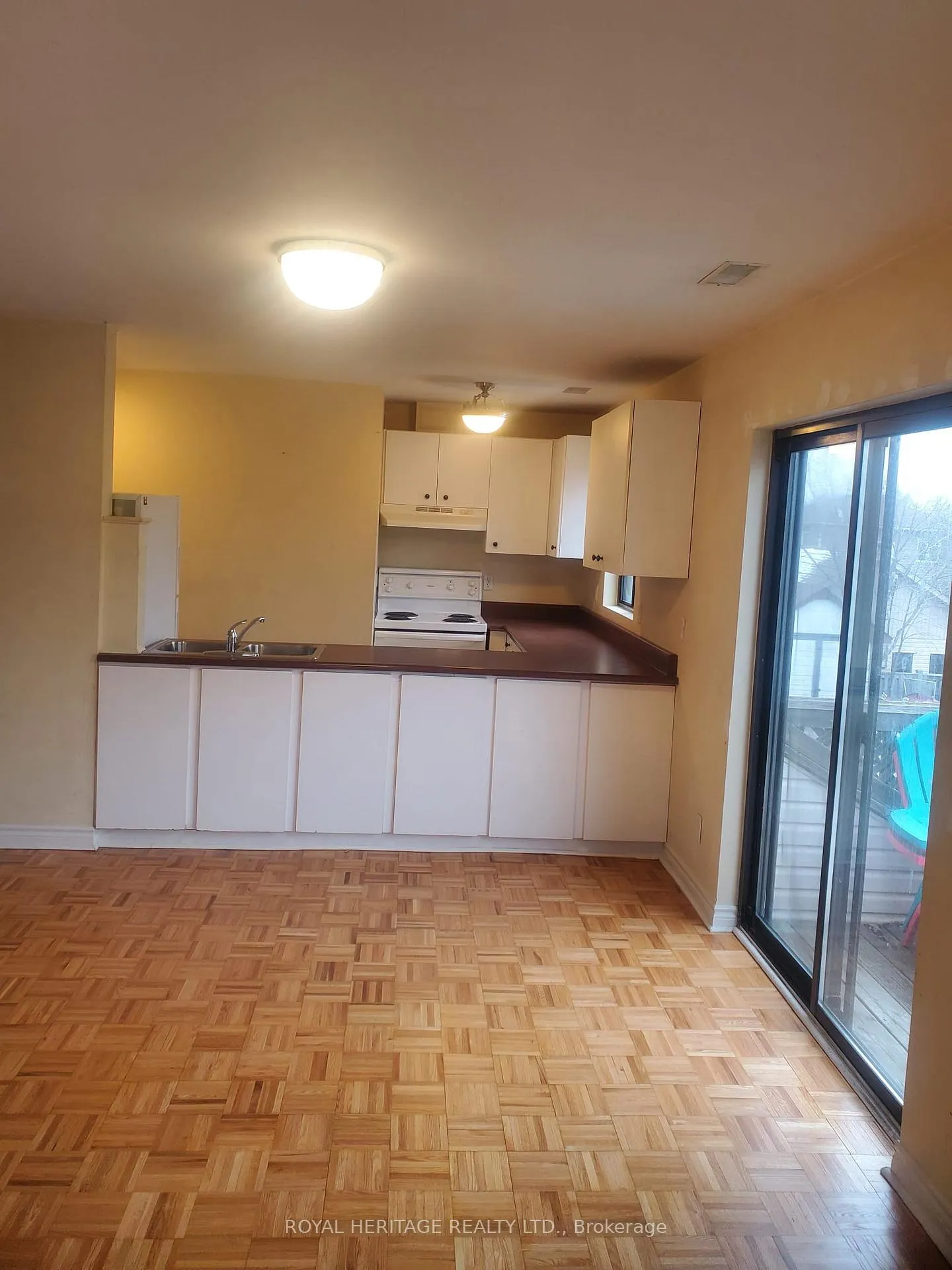 Photo 1 of Unit Unit 7, 677 Marksbury Road, Pickering, West Shore — HOMEH