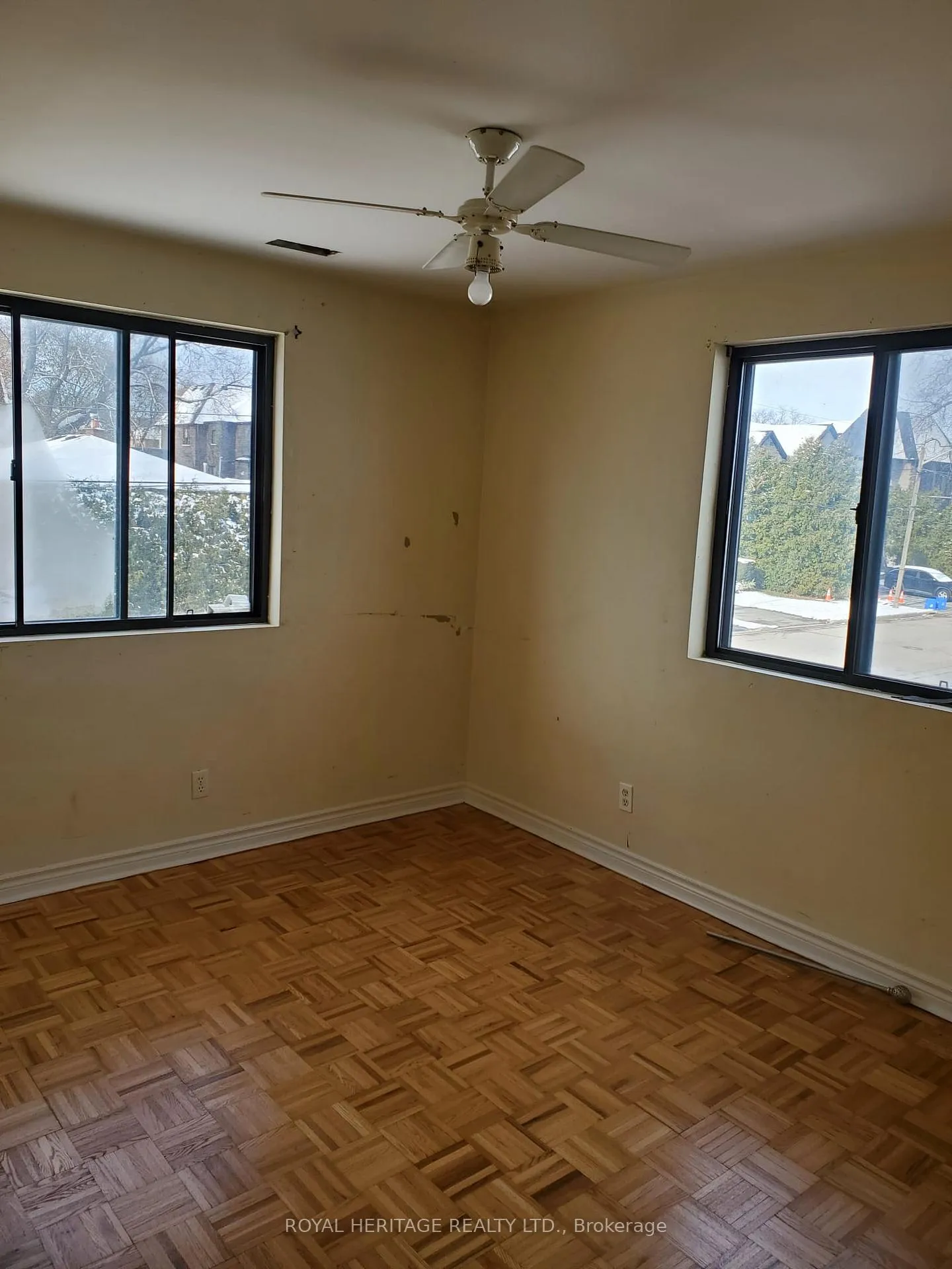 Photo 3 of Unit Unit 7, 677 Marksbury Road, Pickering, West Shore — HOMEH