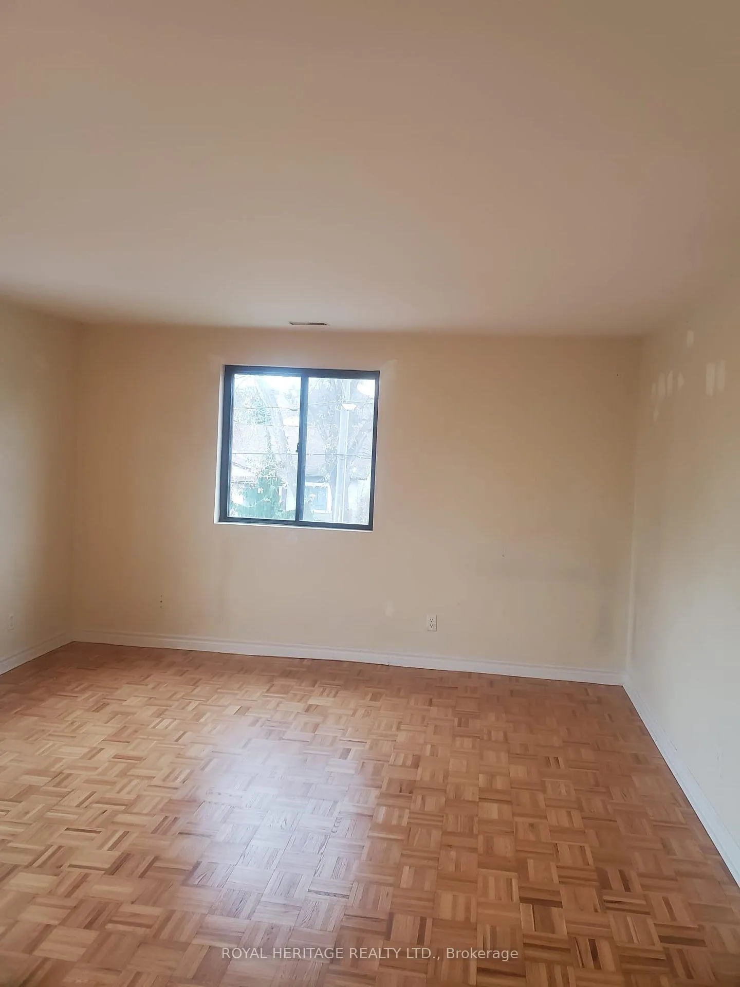 Photo 5 of Unit Unit 7, 677 Marksbury Road, Pickering, West Shore — HOMEH