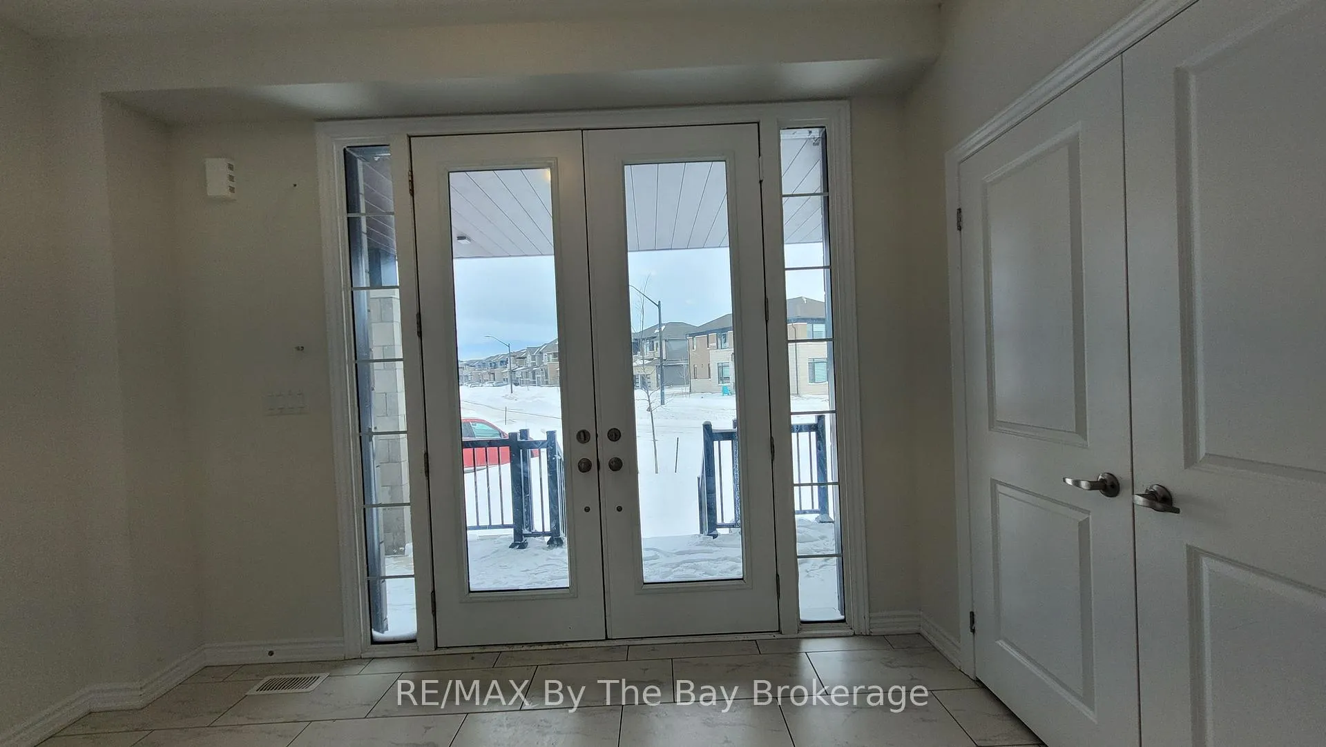 Photo 3 of 11 Del Ray Crescent, Wasaga Beach — HOMEH