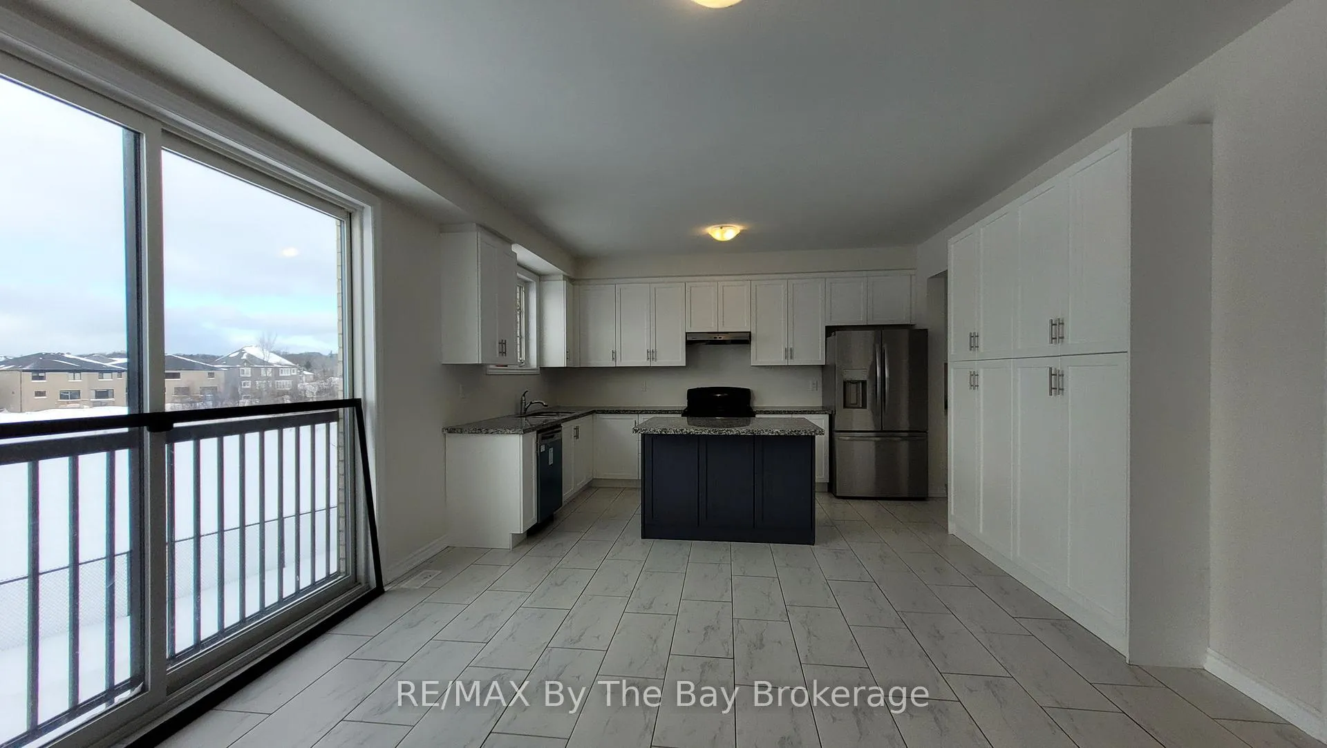 Photo 8 of 11 Del Ray Crescent, Wasaga Beach — HOMEH