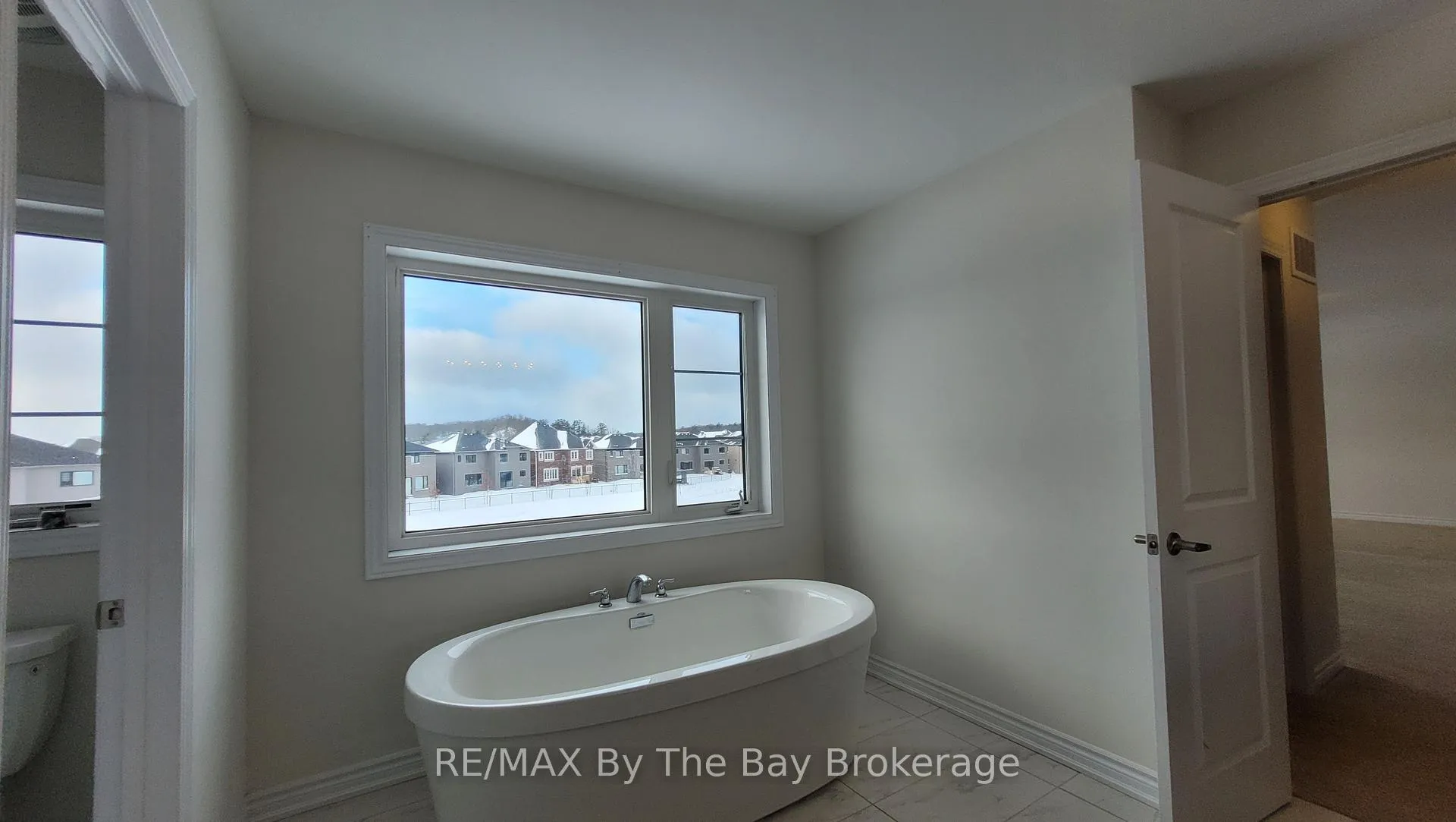 Photo 25 of 11 Del Ray Crescent, Wasaga Beach — HOMEH