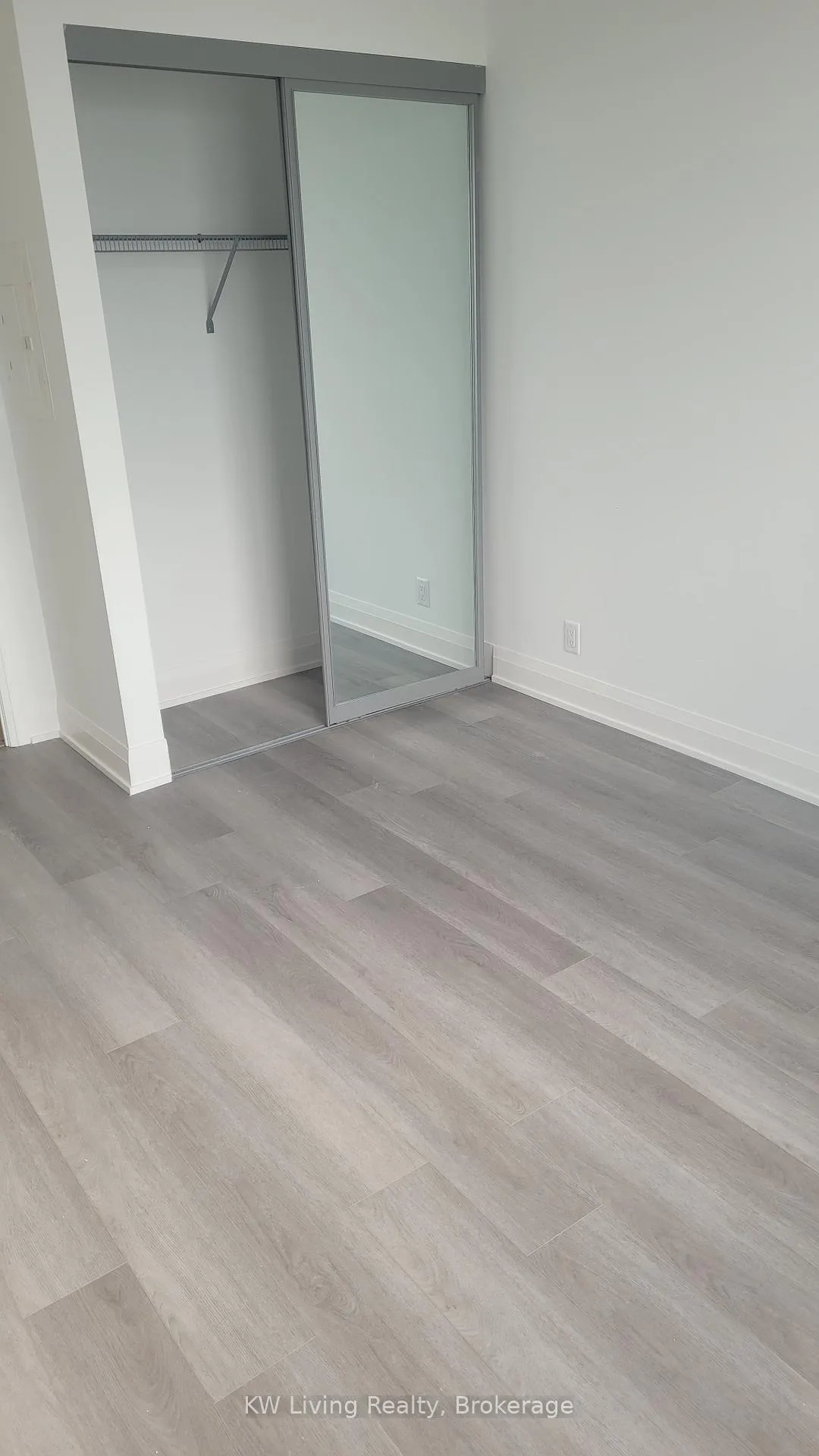 Photo 3 of Unit 4206, 8 Water Walk Drive, Markham, Unionville — HOMEH