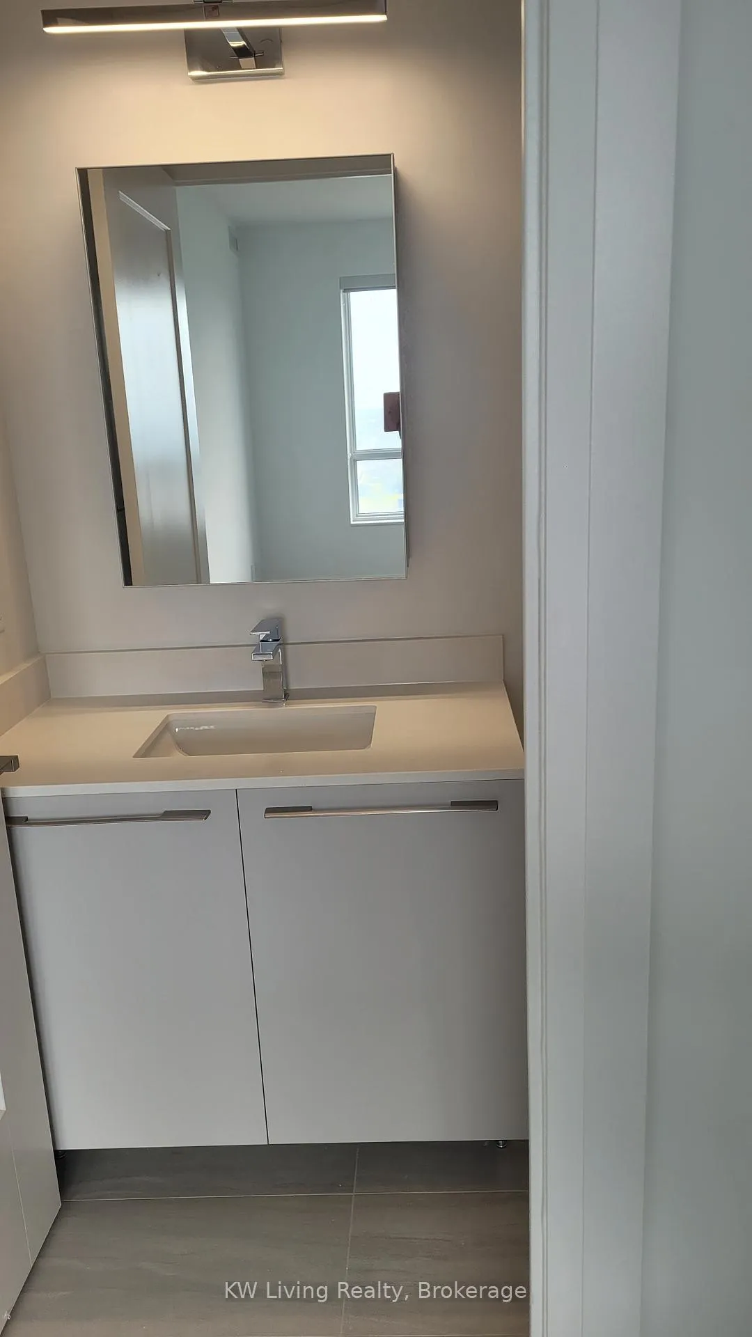Photo 4 of Unit 4206, 8 Water Walk Drive, Markham, Unionville — HOMEH