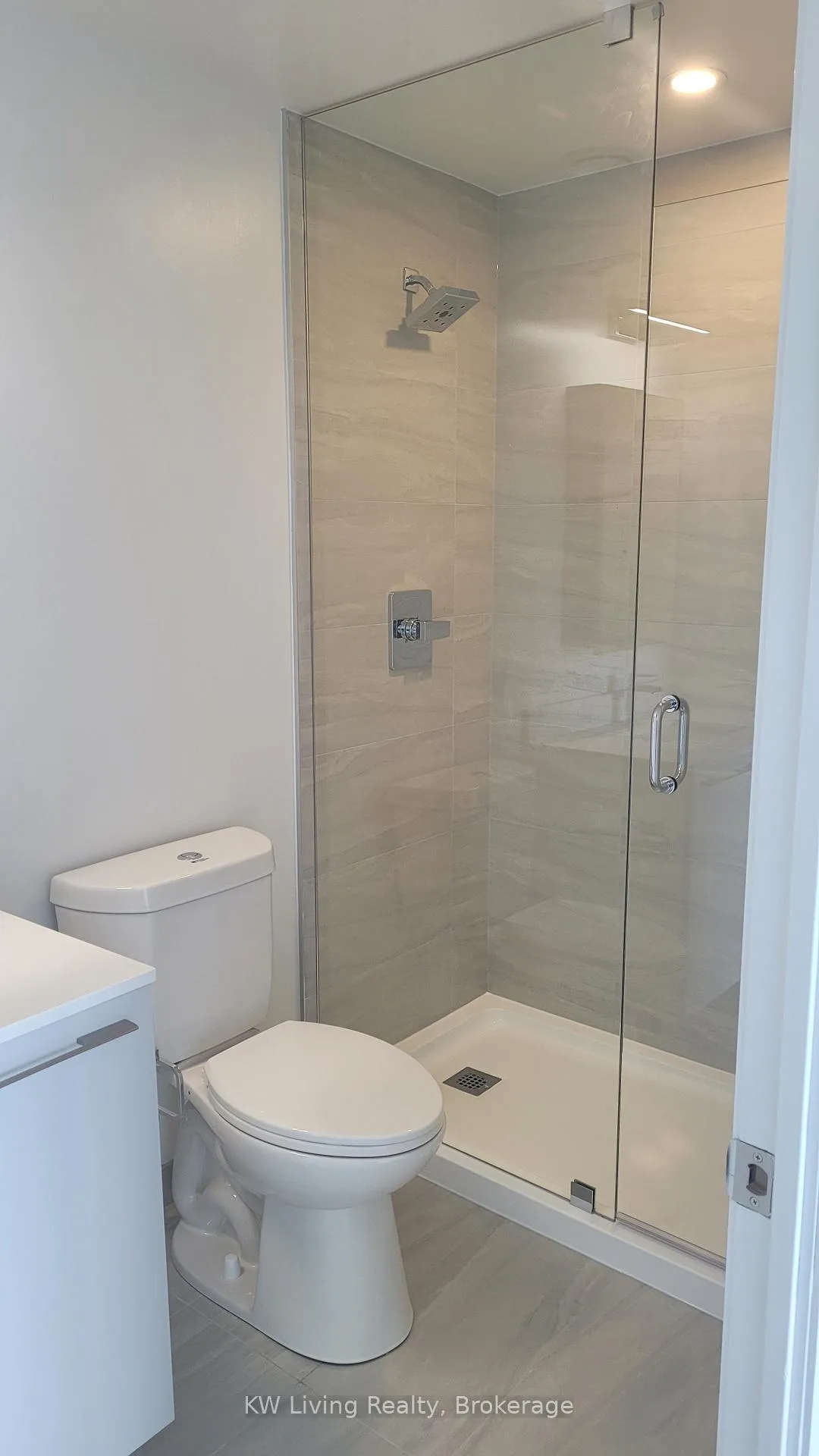 Photo 5 of Unit 4206, 8 Water Walk Drive, Markham, Unionville — HOMEH