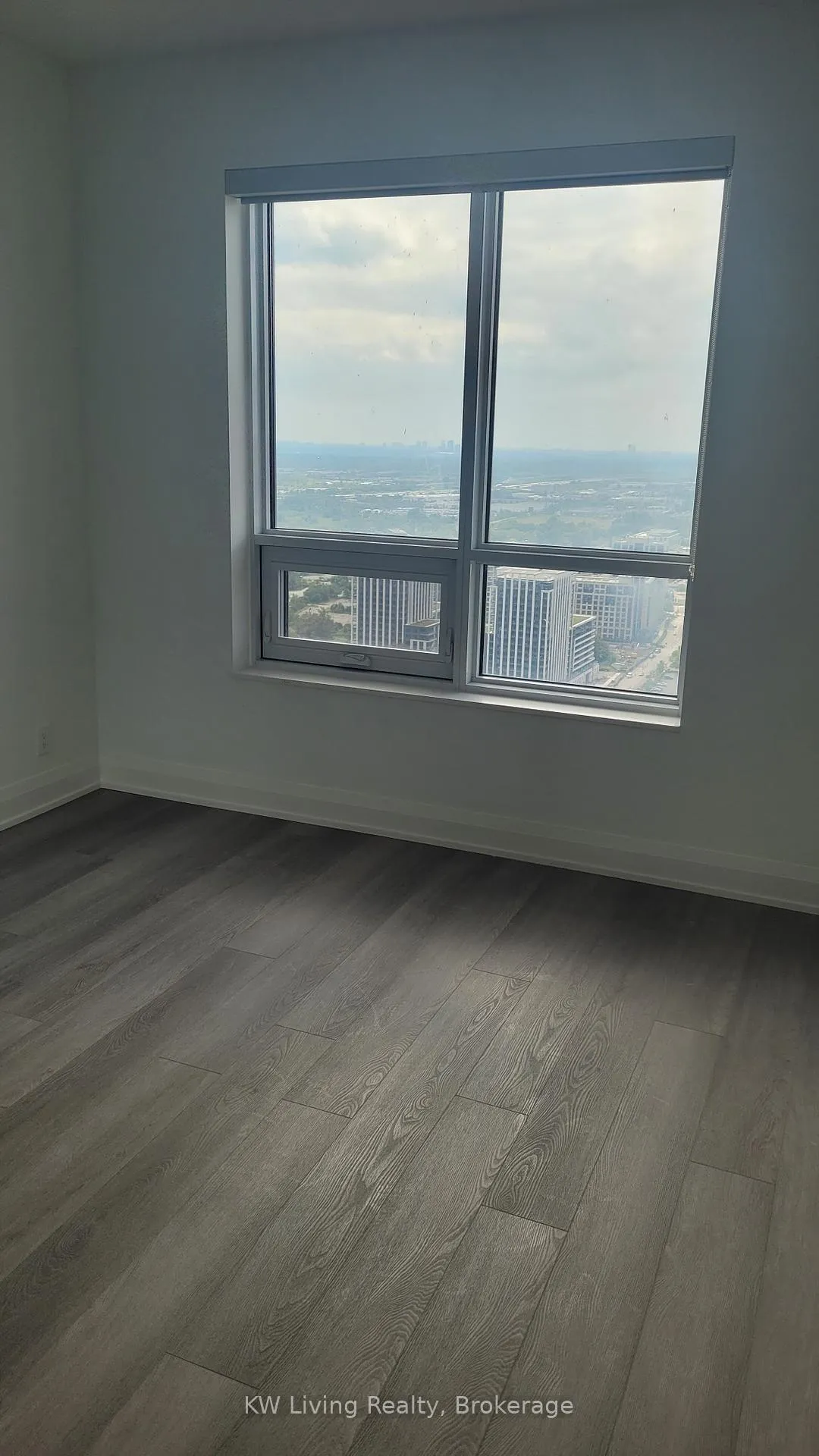 Photo 6 of Unit 4206, 8 Water Walk Drive, Markham, Unionville — HOMEH