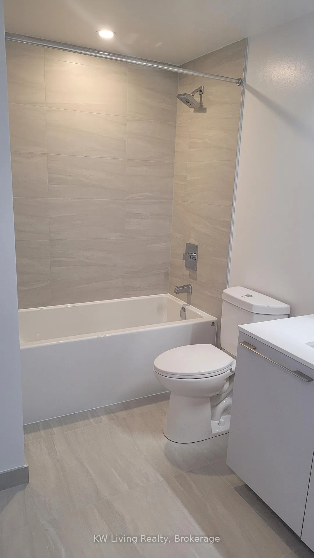 Photo 9 of Unit 4206, 8 Water Walk Drive, Markham, Unionville — HOMEH