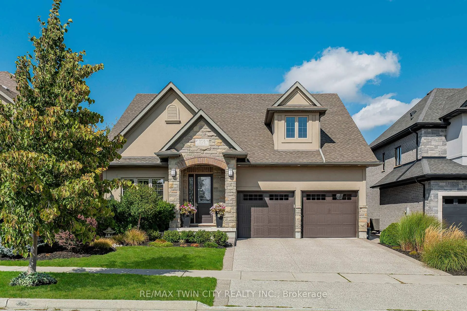 Photo 3 of 308 Deerfoot Trail, Waterloo, Eastbridge — HOMEH