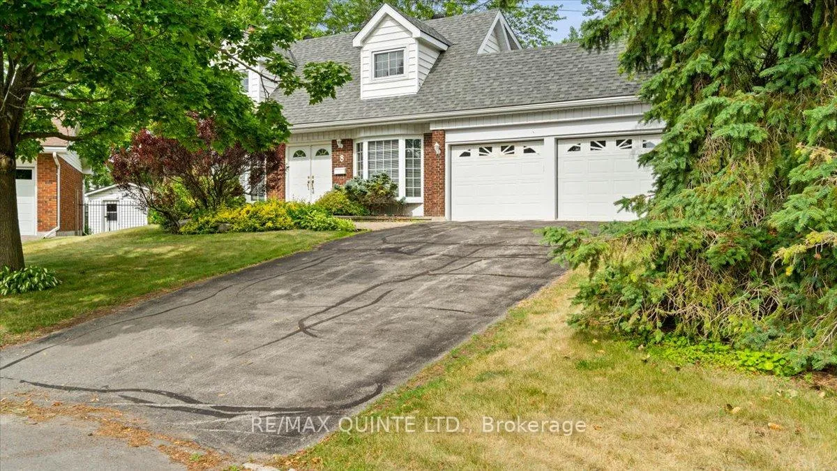 Photo 2 of 8 Enid Court, Belleville — HOMEH