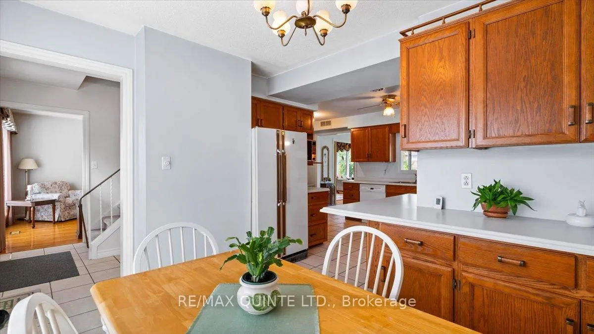 Photo 6 of 8 Enid Court, Belleville — HOMEH