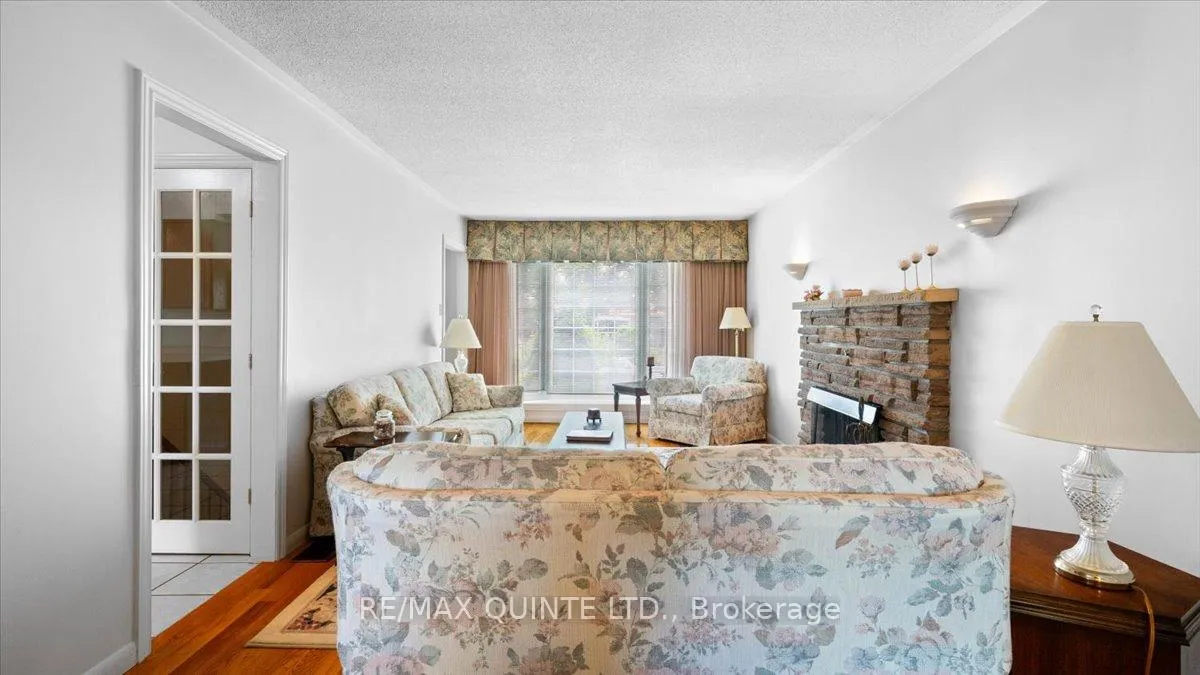 Photo 10 of 8 Enid Court, Belleville — HOMEH