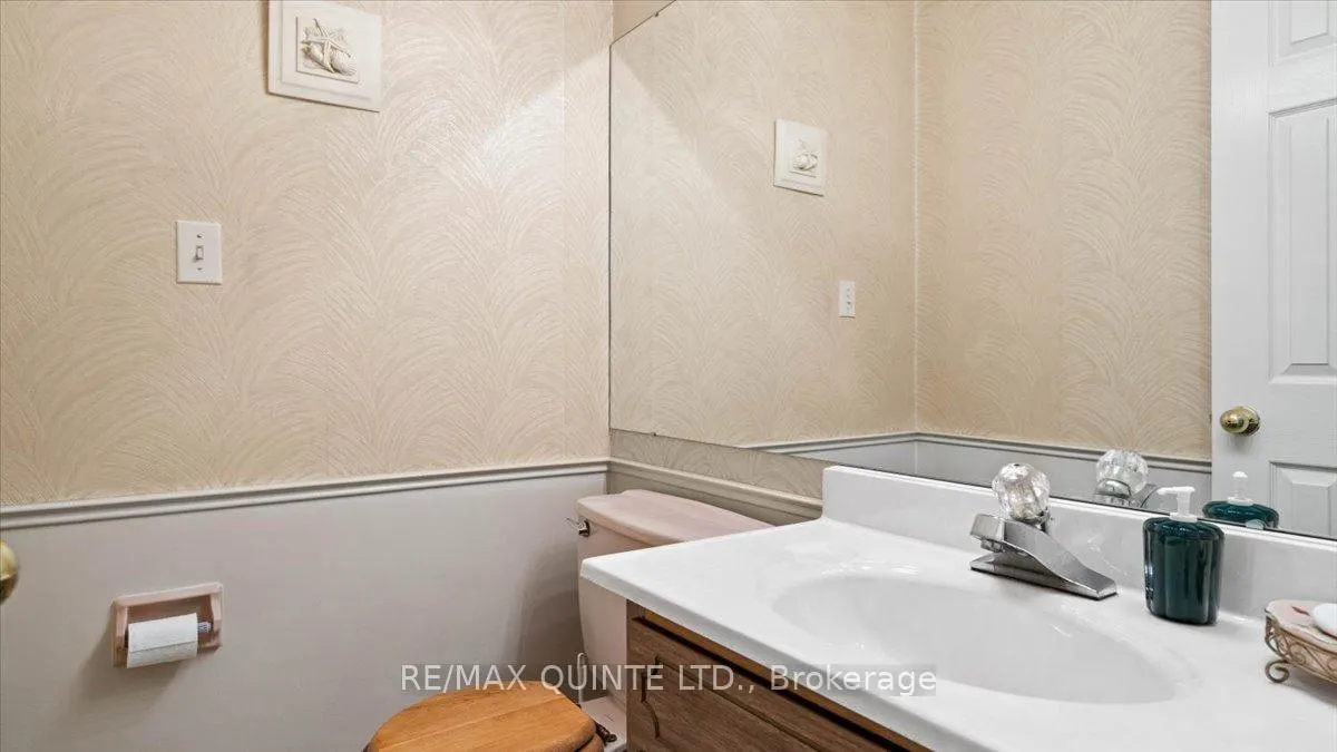 Photo 13 of 8 Enid Court, Belleville — HOMEH