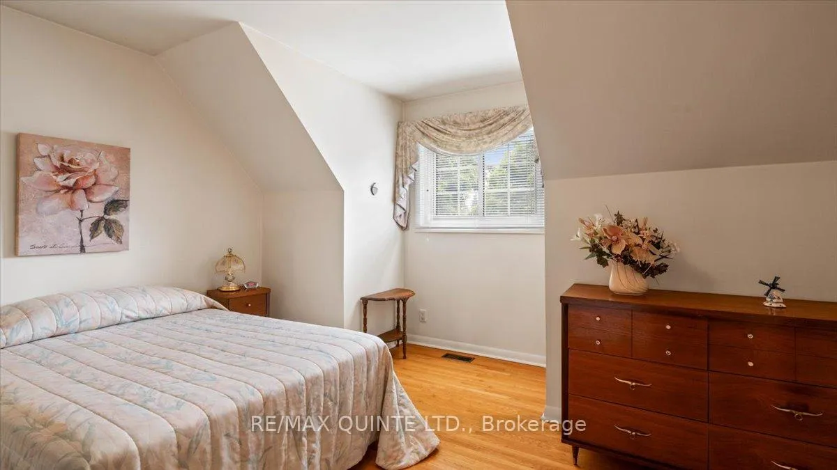 Photo 14 of 8 Enid Court, Belleville — HOMEH