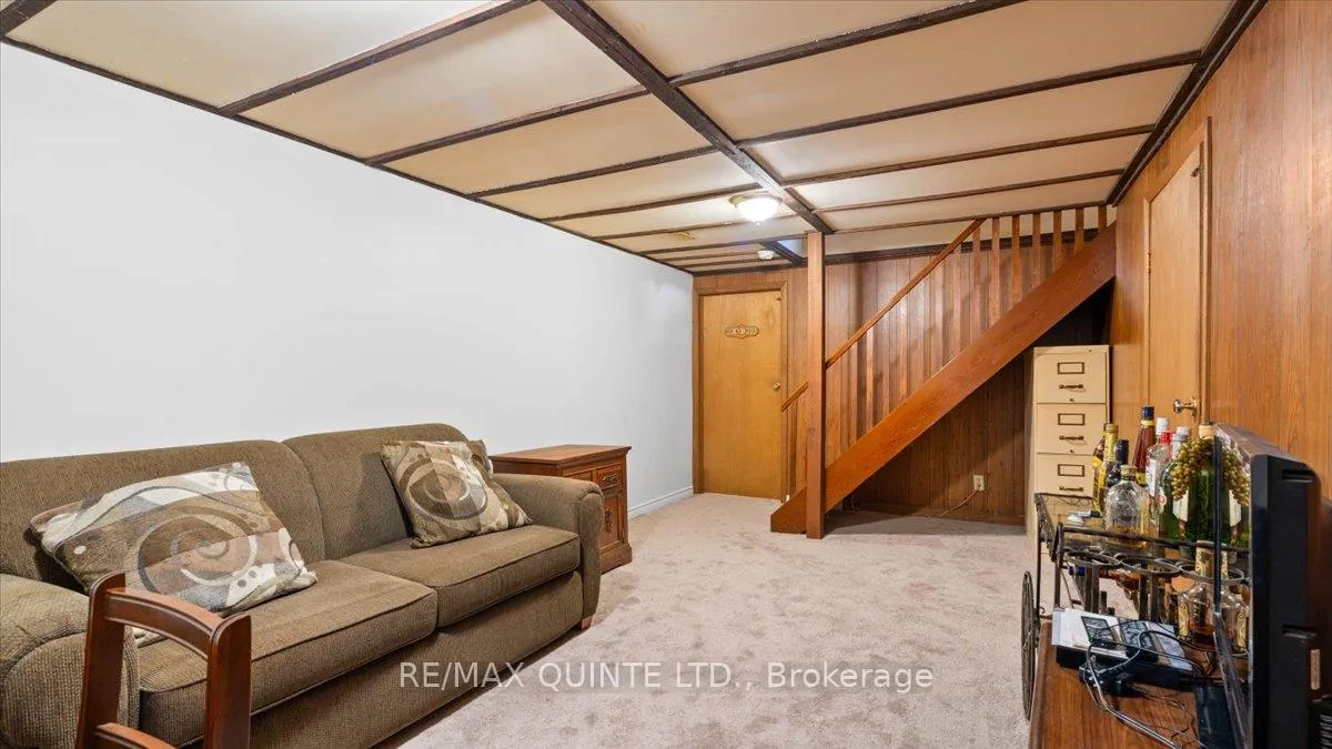 Photo 22 of 8 Enid Court, Belleville — HOMEH