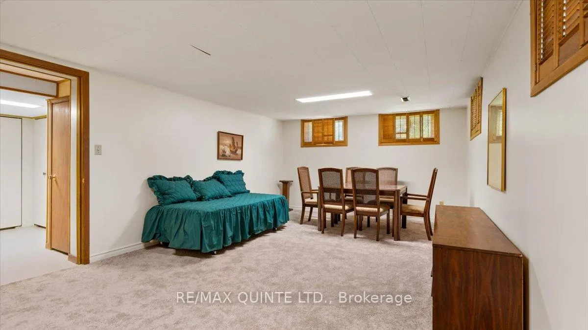 Photo 23 of 8 Enid Court, Belleville — HOMEH