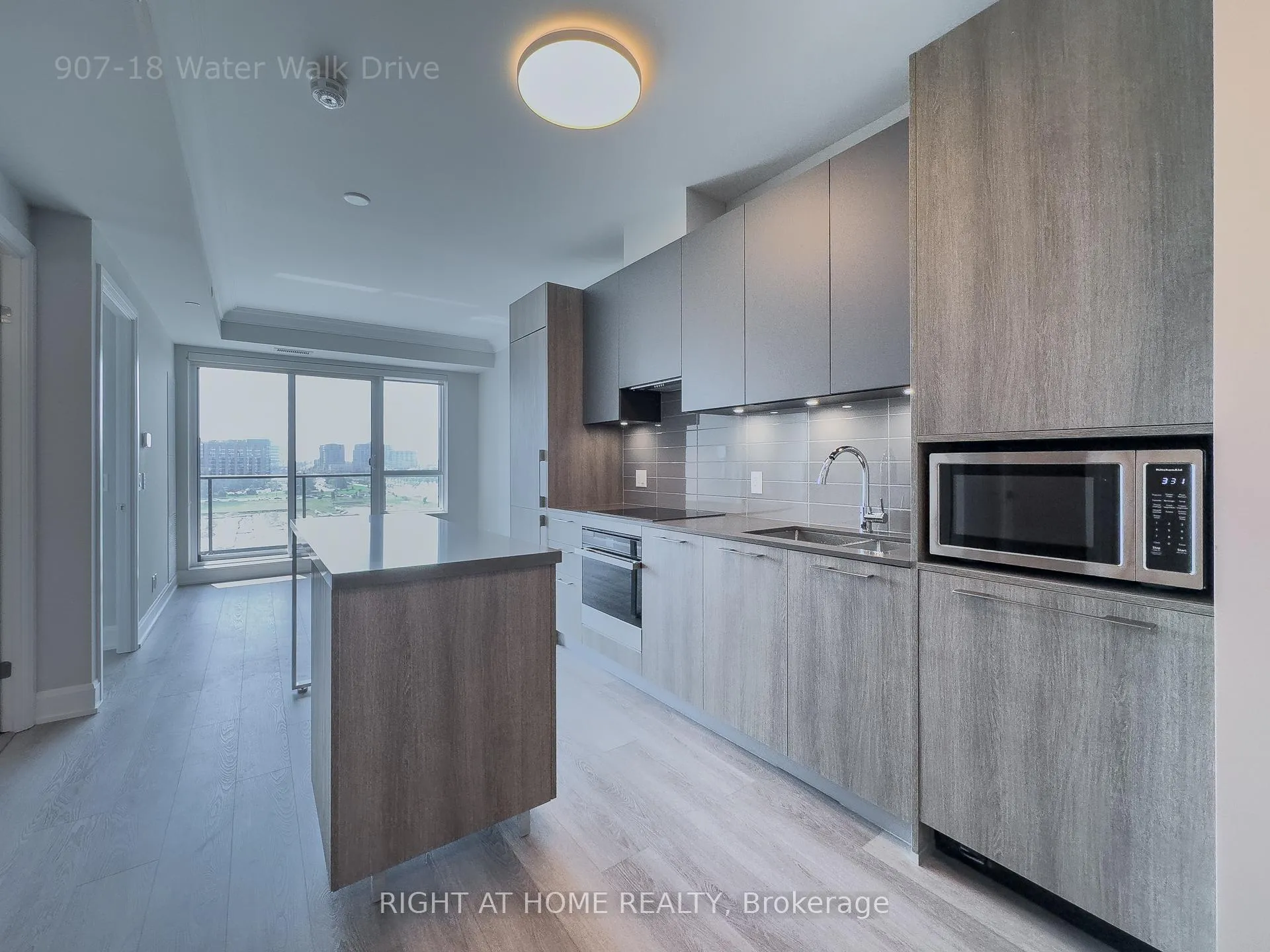 Photo 2 of Unit 907, 18 Water Walk Drive, Markham, Unionville — HOMEH