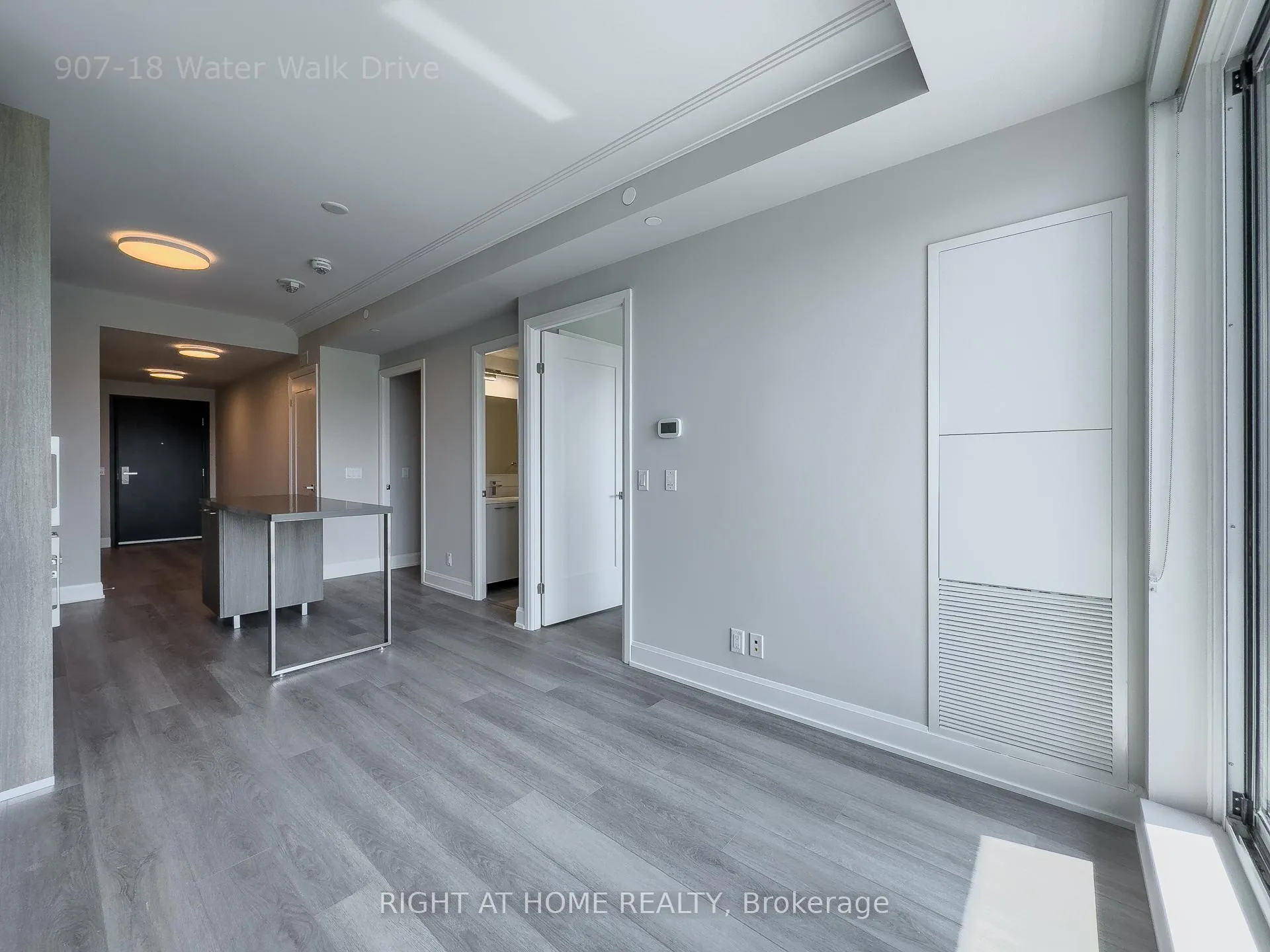 Photo 6 of Unit 907, 18 Water Walk Drive, Markham, Unionville — HOMEH