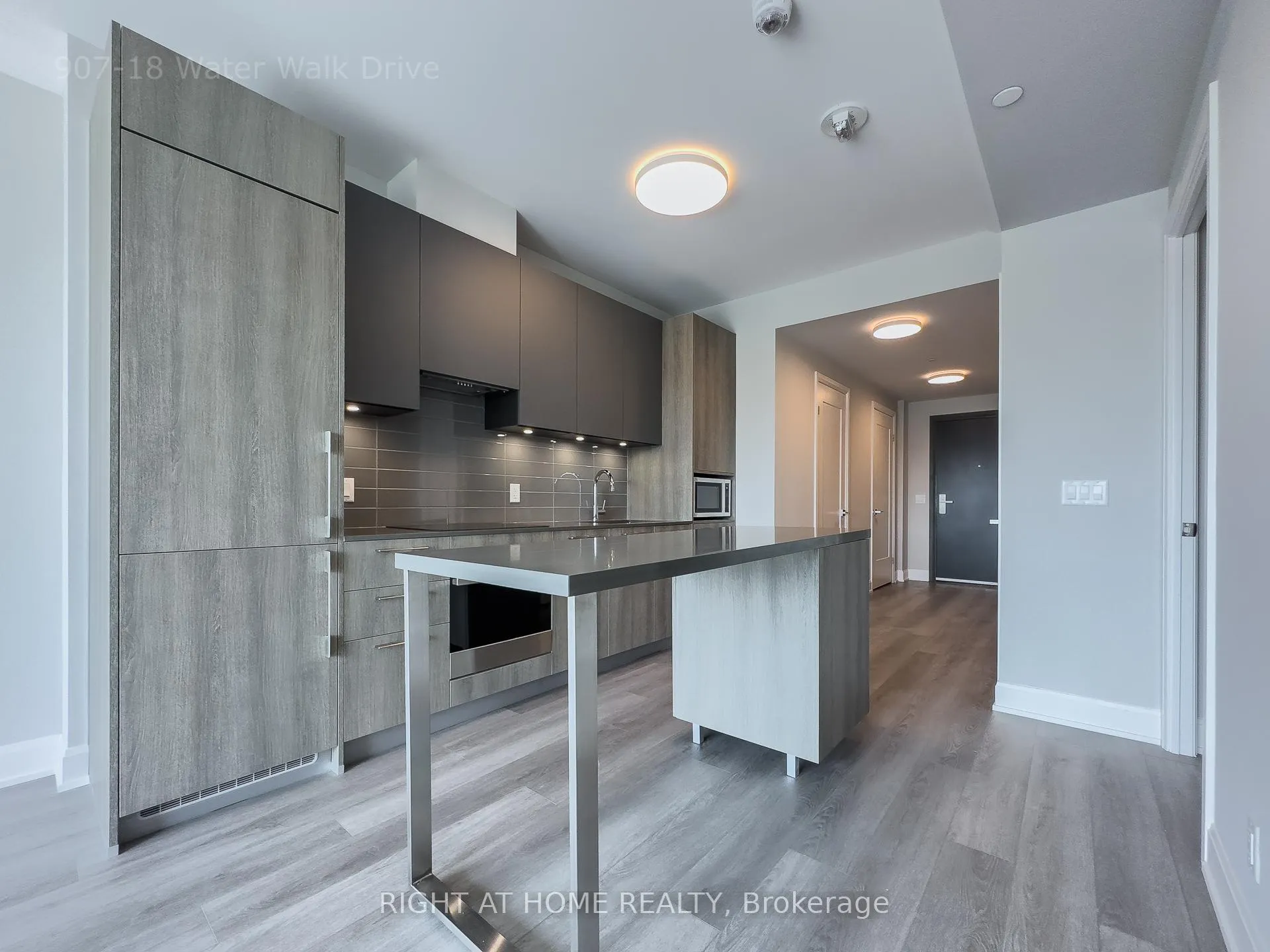 Photo 7 of Unit 907, 18 Water Walk Drive, Markham, Unionville — HOMEH