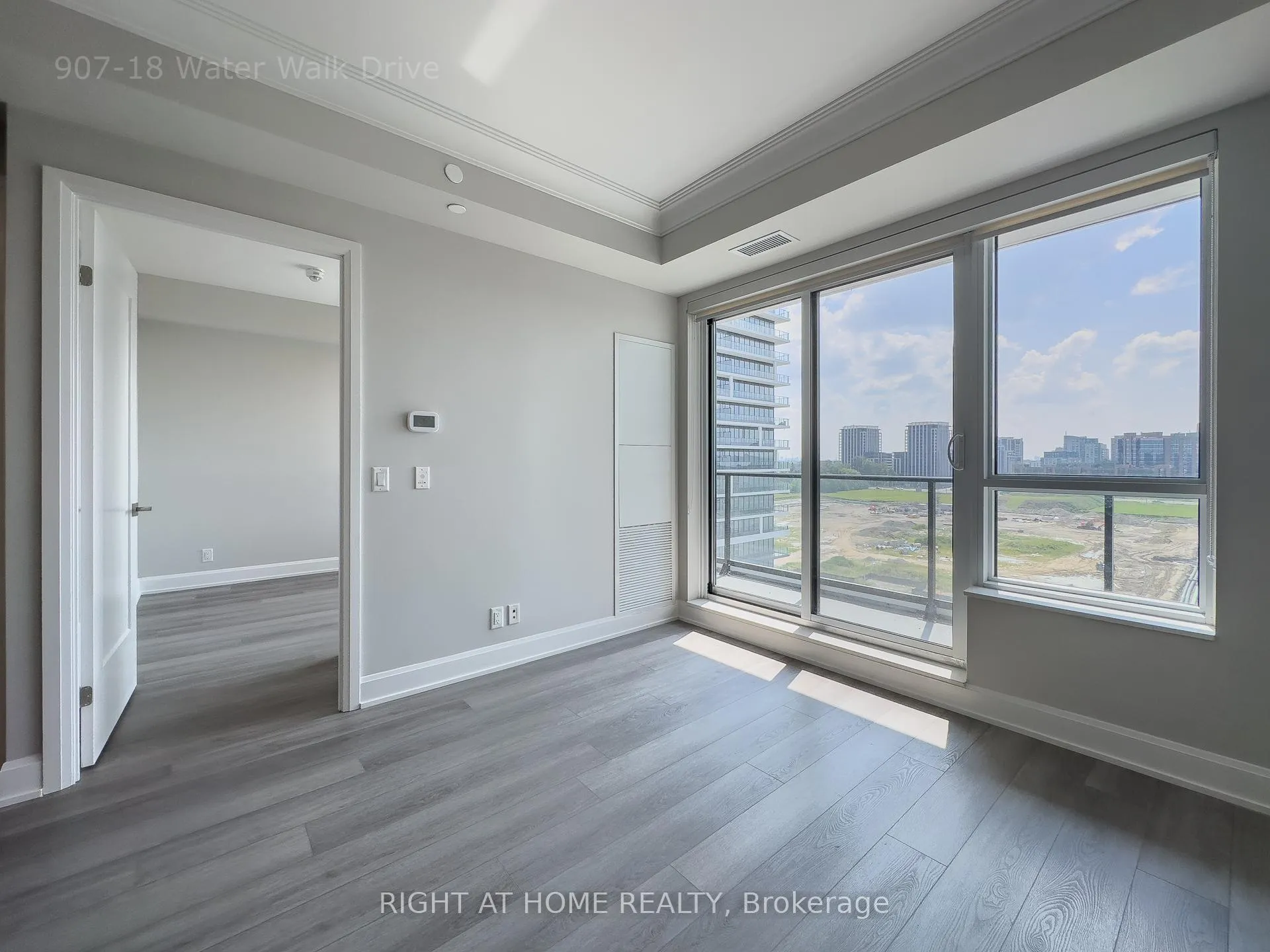 Photo 9 of Unit 907, 18 Water Walk Drive, Markham, Unionville — HOMEH
