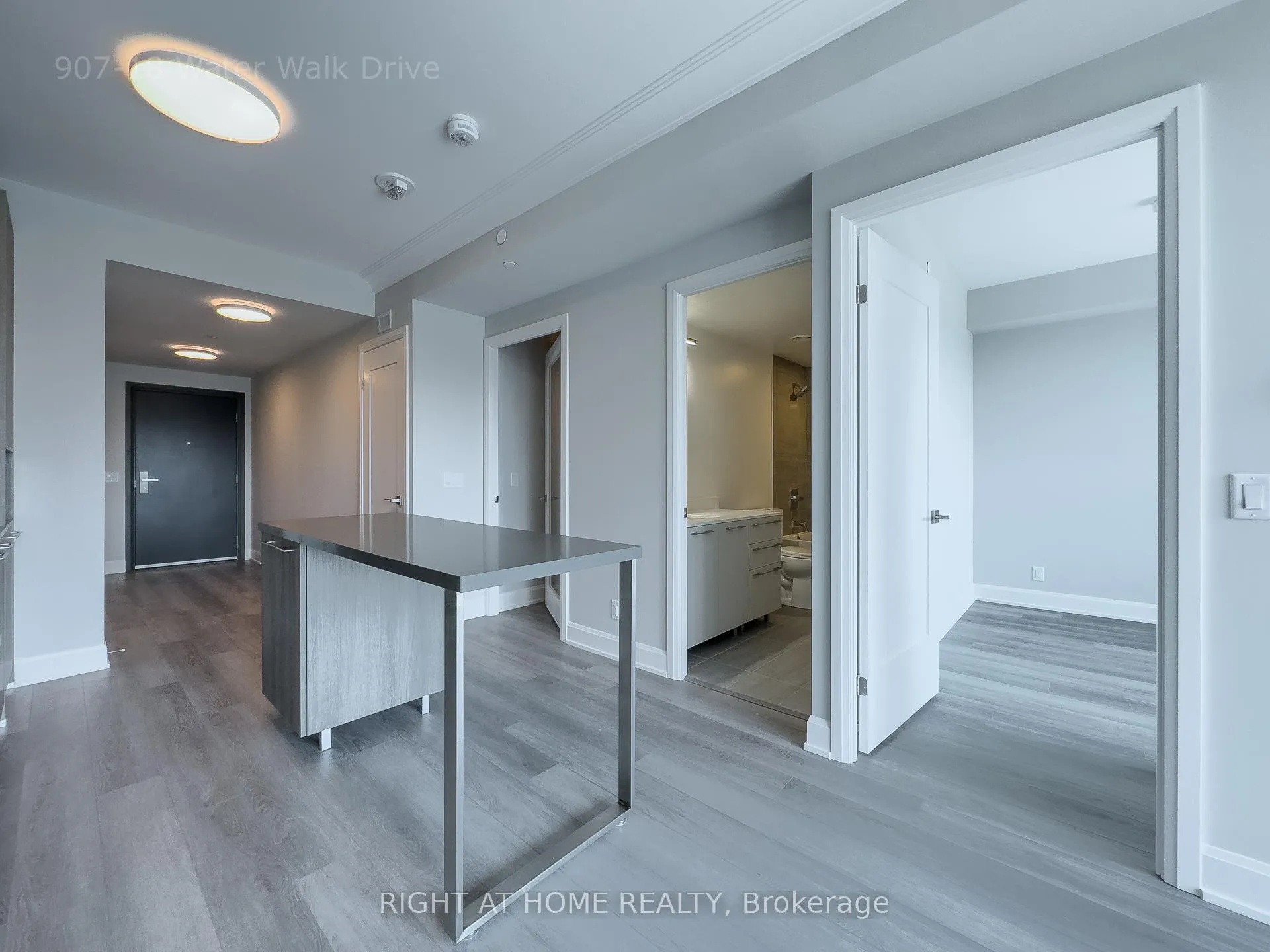 Photo 15 of Unit 907, 18 Water Walk Drive, Markham, Unionville — HOMEH