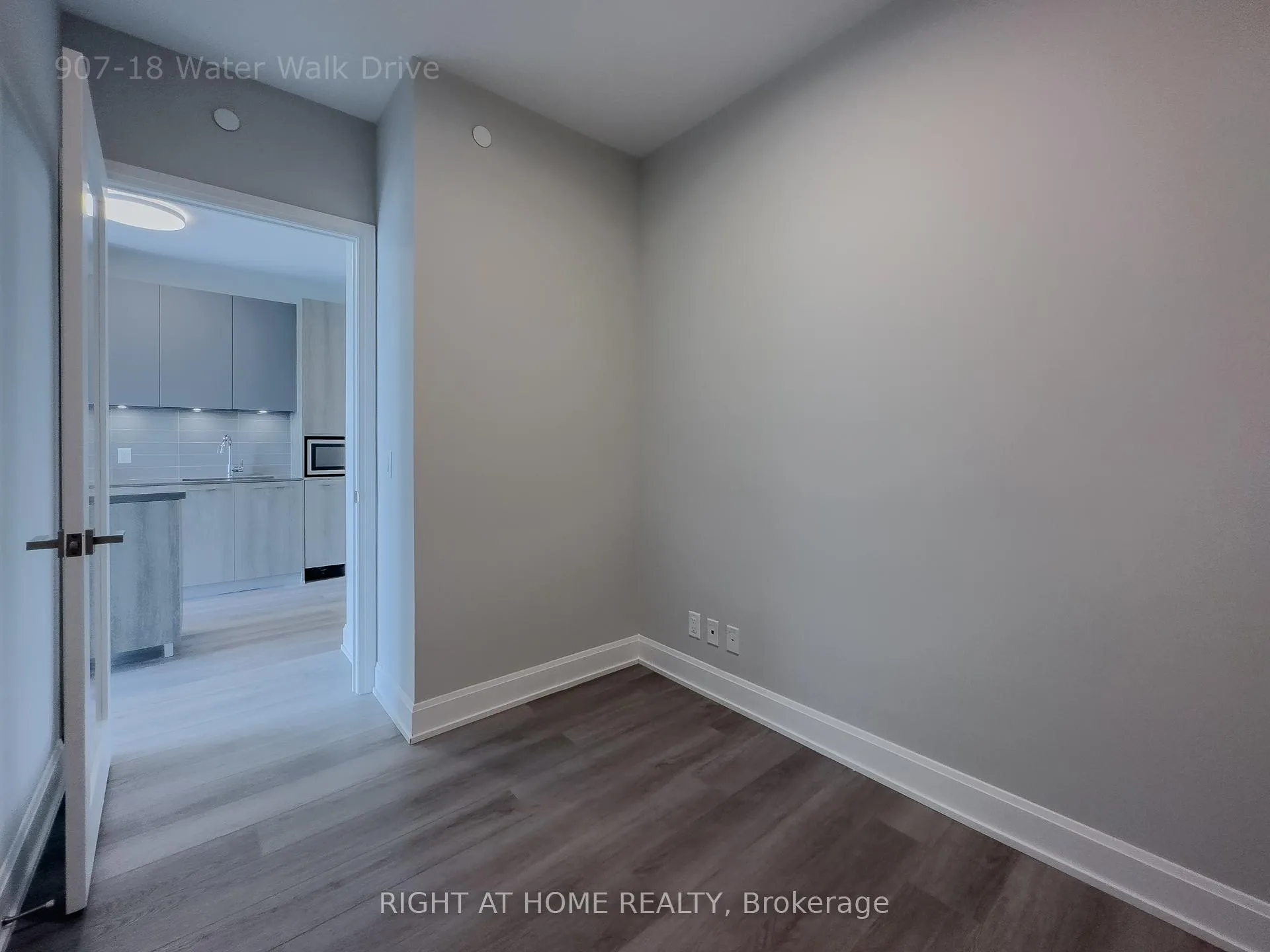 Photo 18 of Unit 907, 18 Water Walk Drive, Markham, Unionville — HOMEH