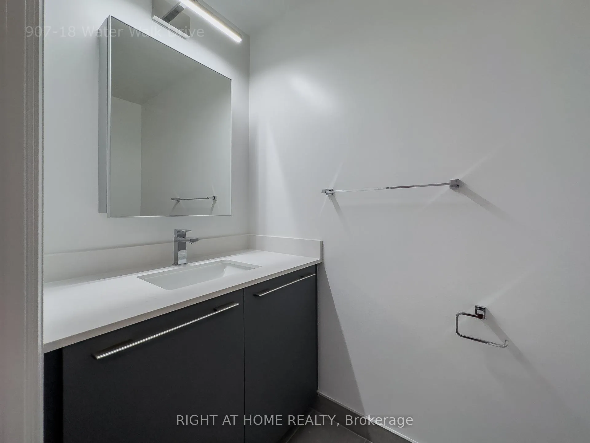 Photo 20 of Unit 907, 18 Water Walk Drive, Markham, Unionville — HOMEH