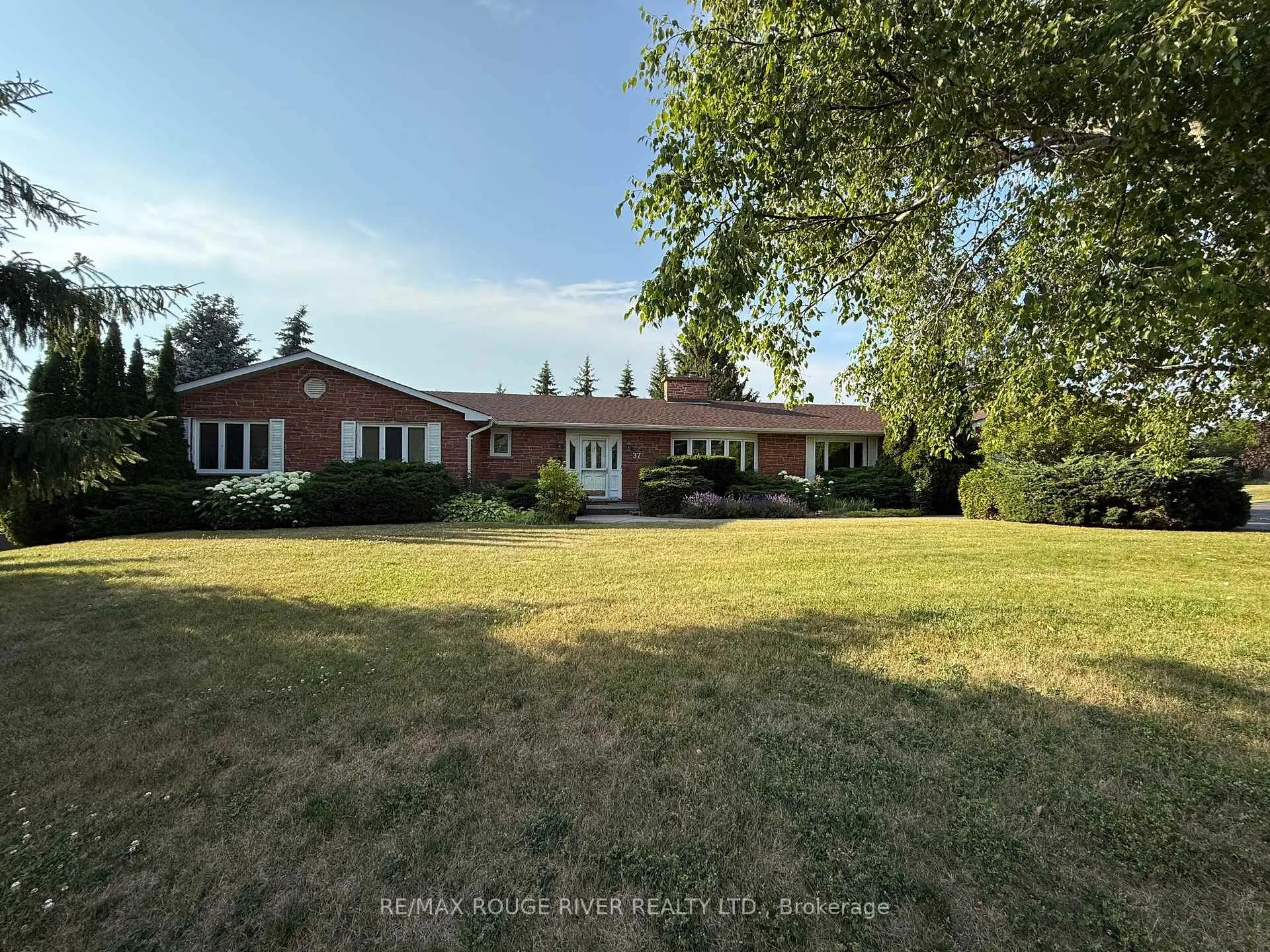 Front of 37 Stoneridge Road