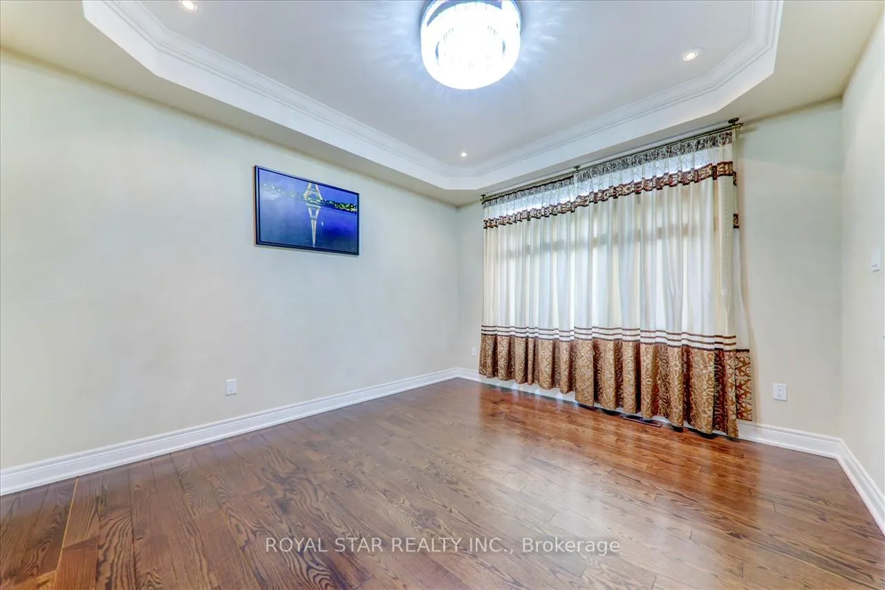 Photo 10 of 1881 Pine Grove Avenue, Pickering, Highbush — HOMEH