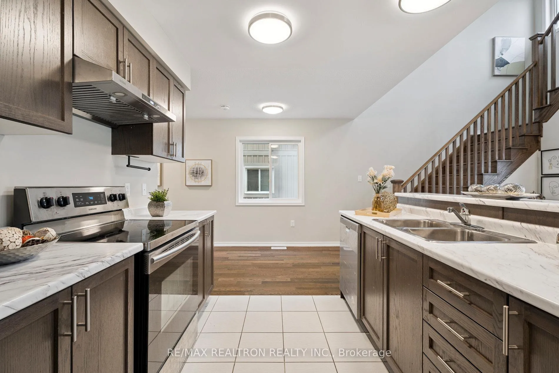 Photo 8 of 254 Diana Drive, Orillia — HOMEH