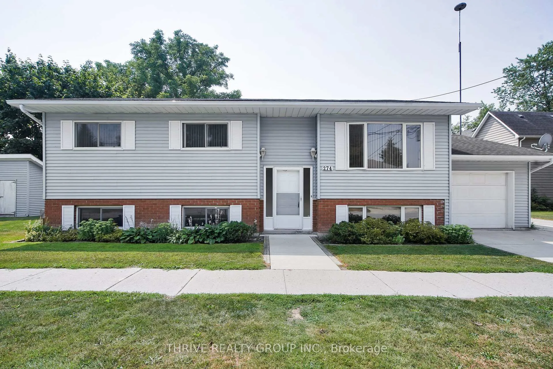 Photo 2 of 274 Station Street, North Middlesex, Parkhill — HOMEH