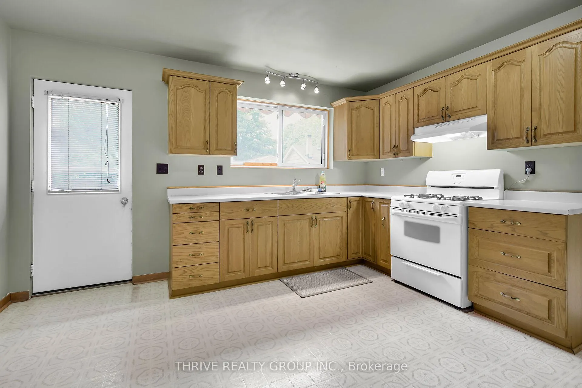 Photo 19 of 274 Station Street, North Middlesex, Parkhill — HOMEH