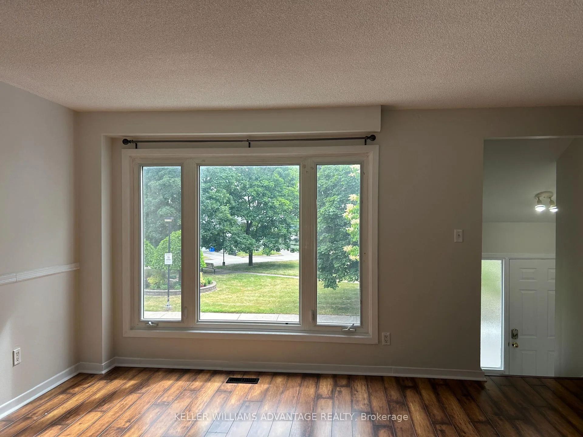 Photo 4 of Unit 2, 301 Garden Street, Whitby, Downtown Whitby — HOMEH