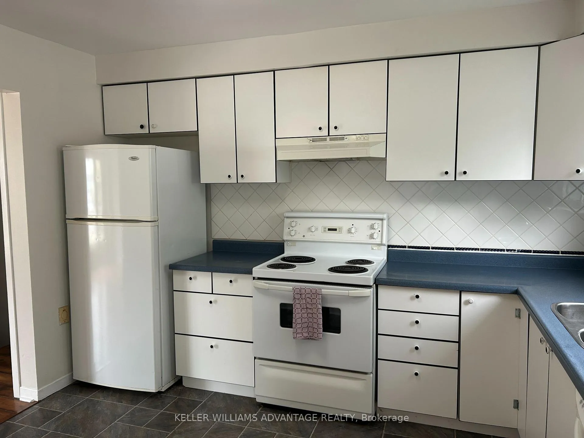 Photo 5 of Unit 2, 301 Garden Street, Whitby, Downtown Whitby — HOMEH