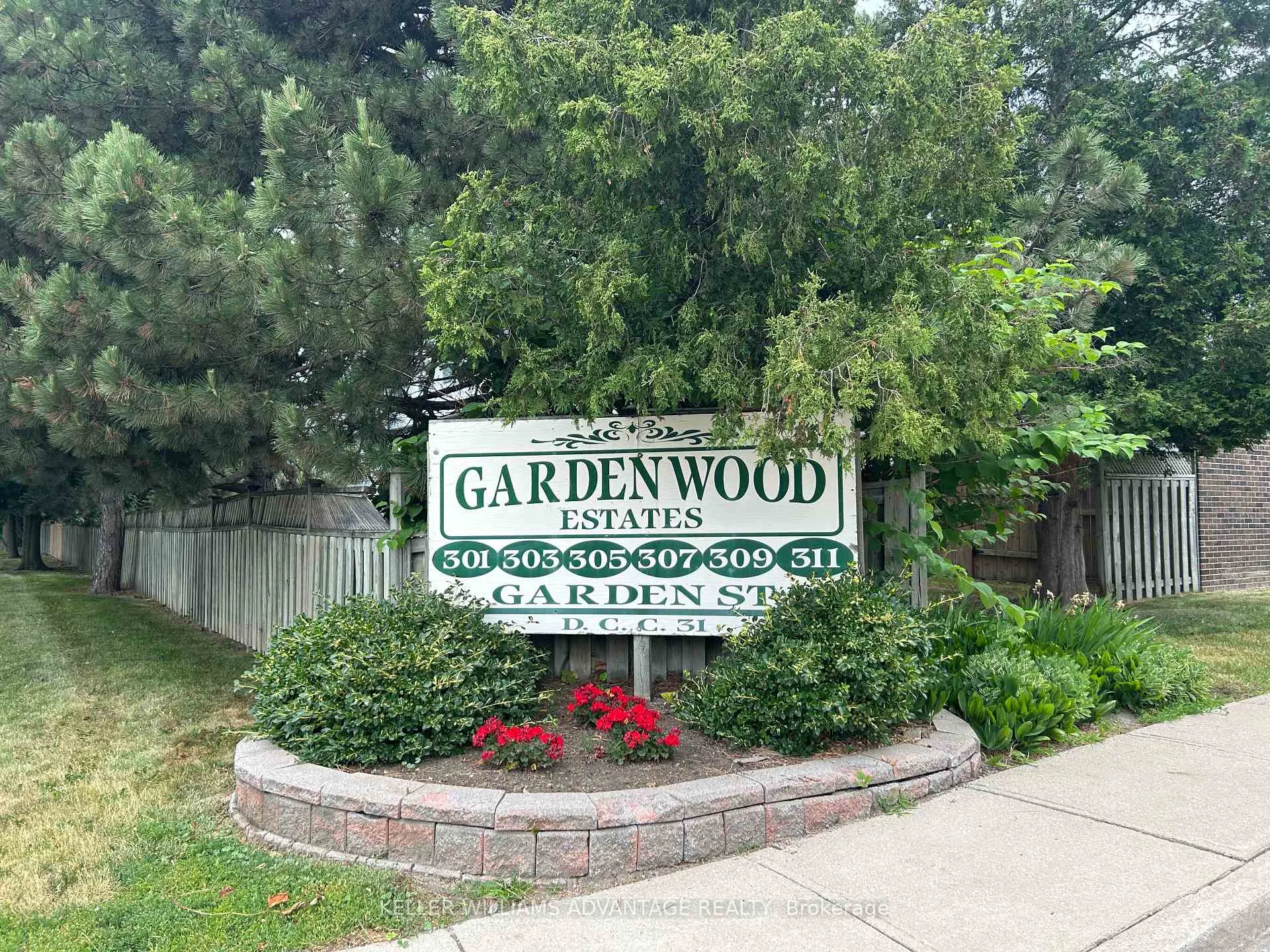 Photo 14 of Unit 2, 301 Garden Street, Whitby, Downtown Whitby — HOMEH