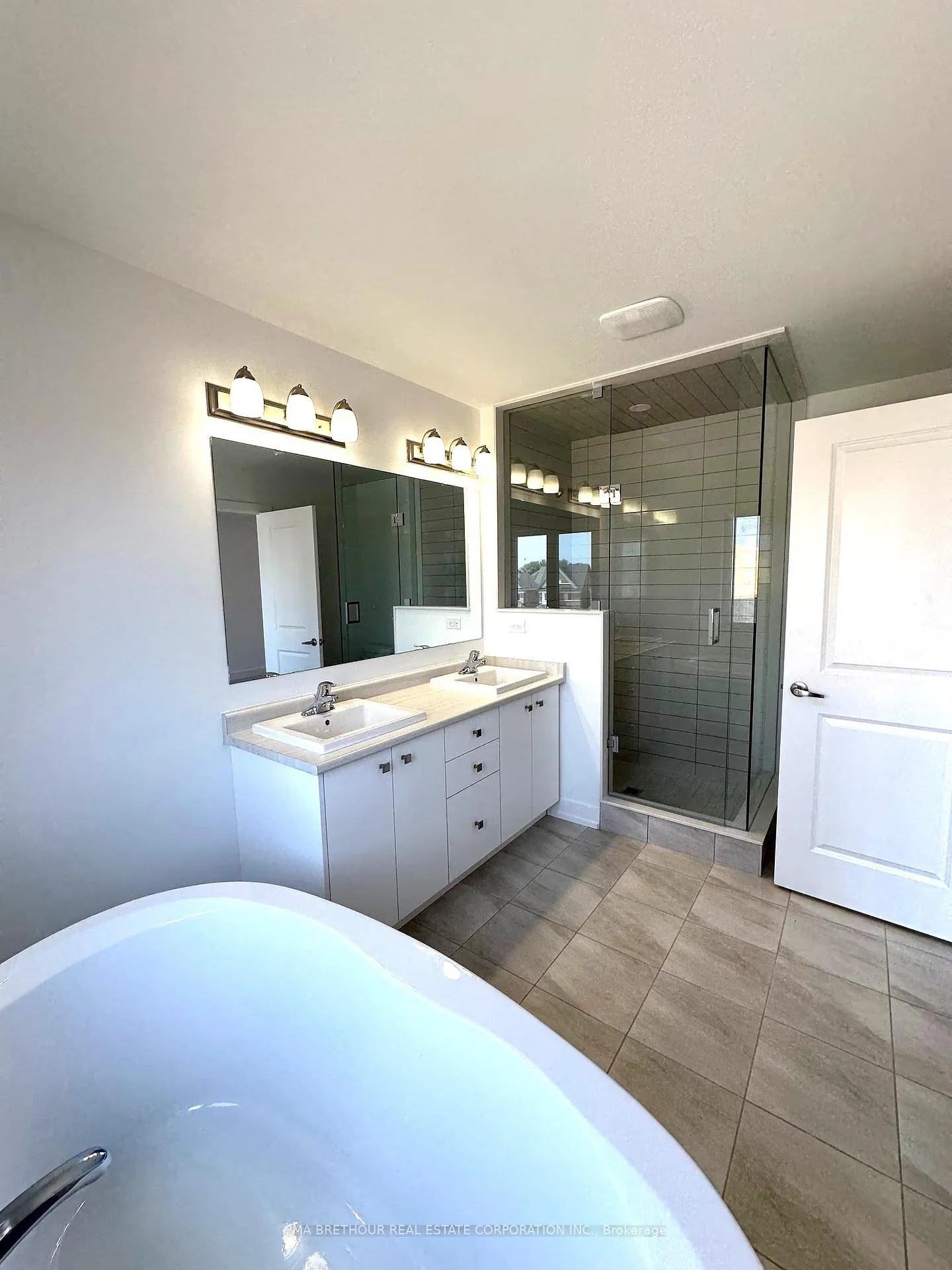 Photo 14 of 50 Morrison Crescent, Whitby, Rural Whitby — HOMEH