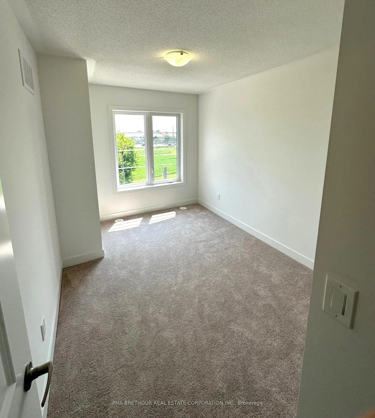 Photo 15 of 50 Morrison Crescent, Whitby, Rural Whitby — HOMEH