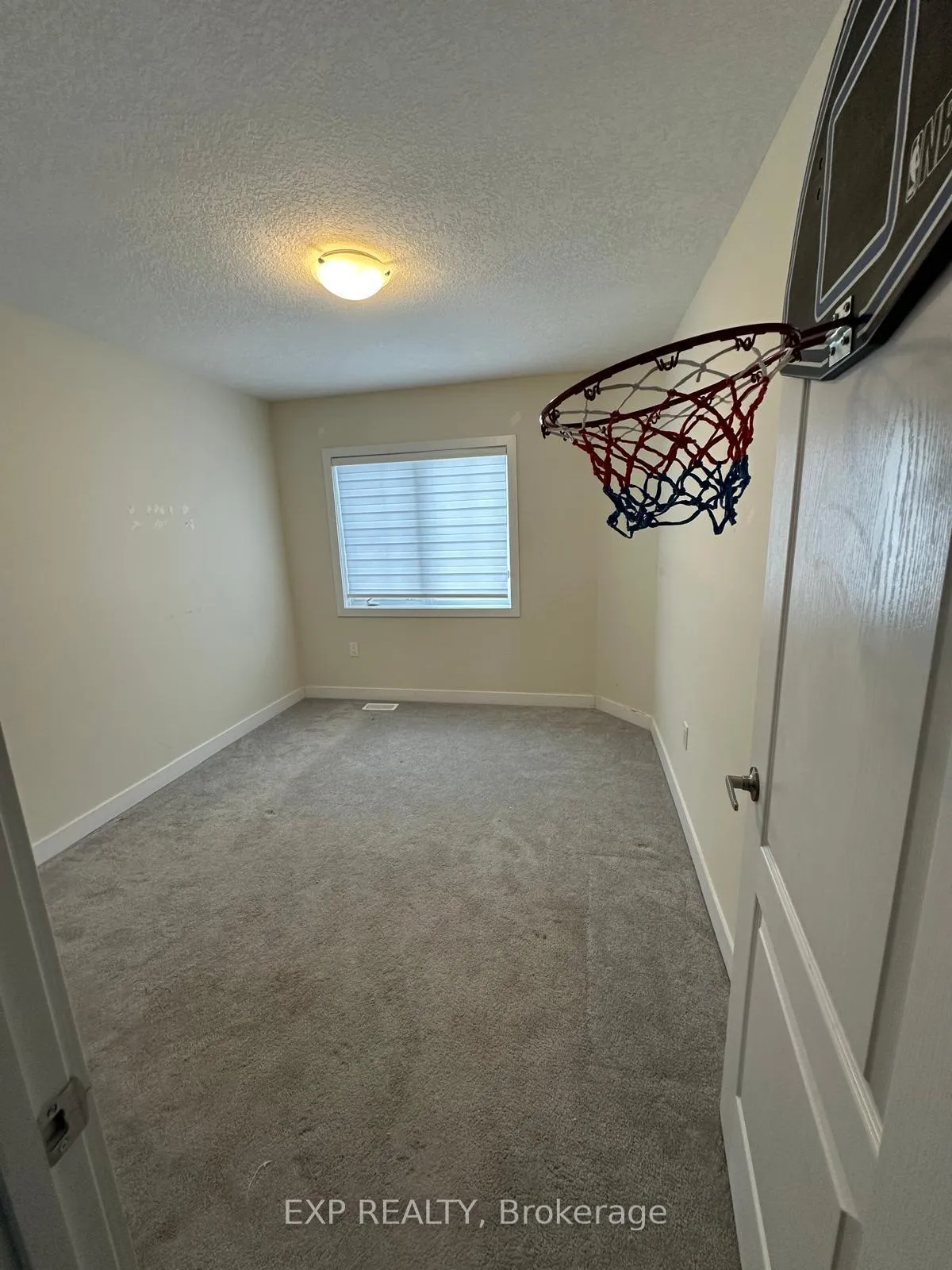 Photo 32 of 152 Keelson Street, Welland, Dain City — HOMEH