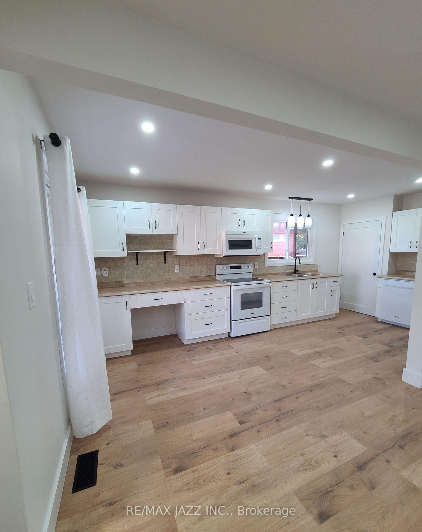 Photo 2 of Unit Upper, 78 Parkway Crescent, Clarington, Bowmanville — HOMEH