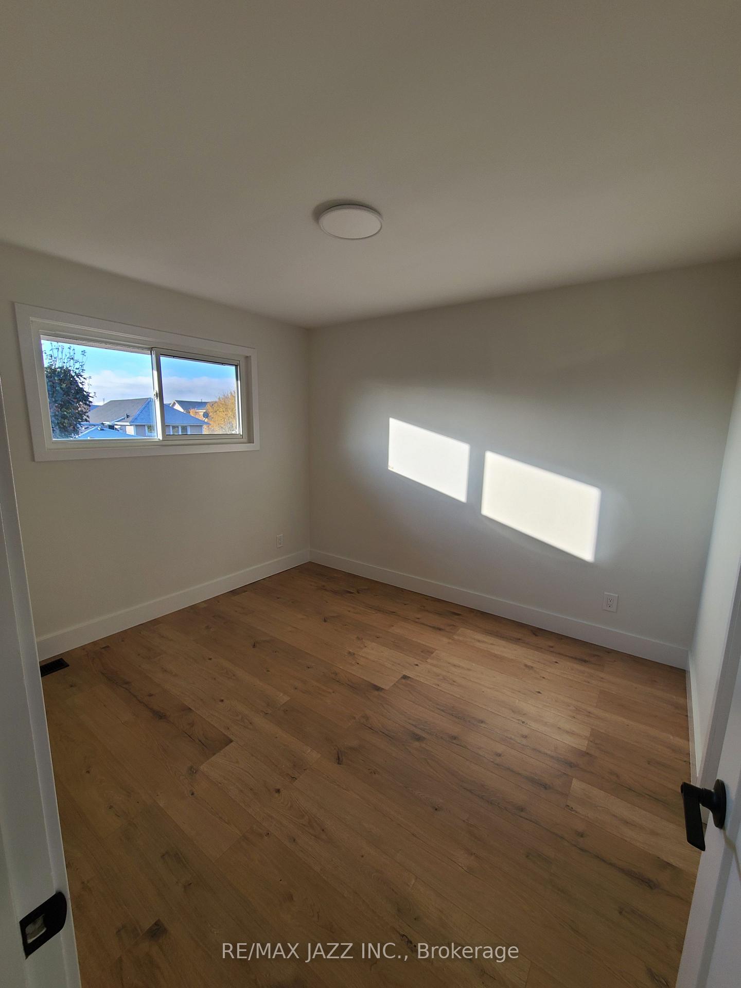 Photo 10 of Unit Upper, 78 Parkway Crescent, Clarington, Bowmanville — HOMEH