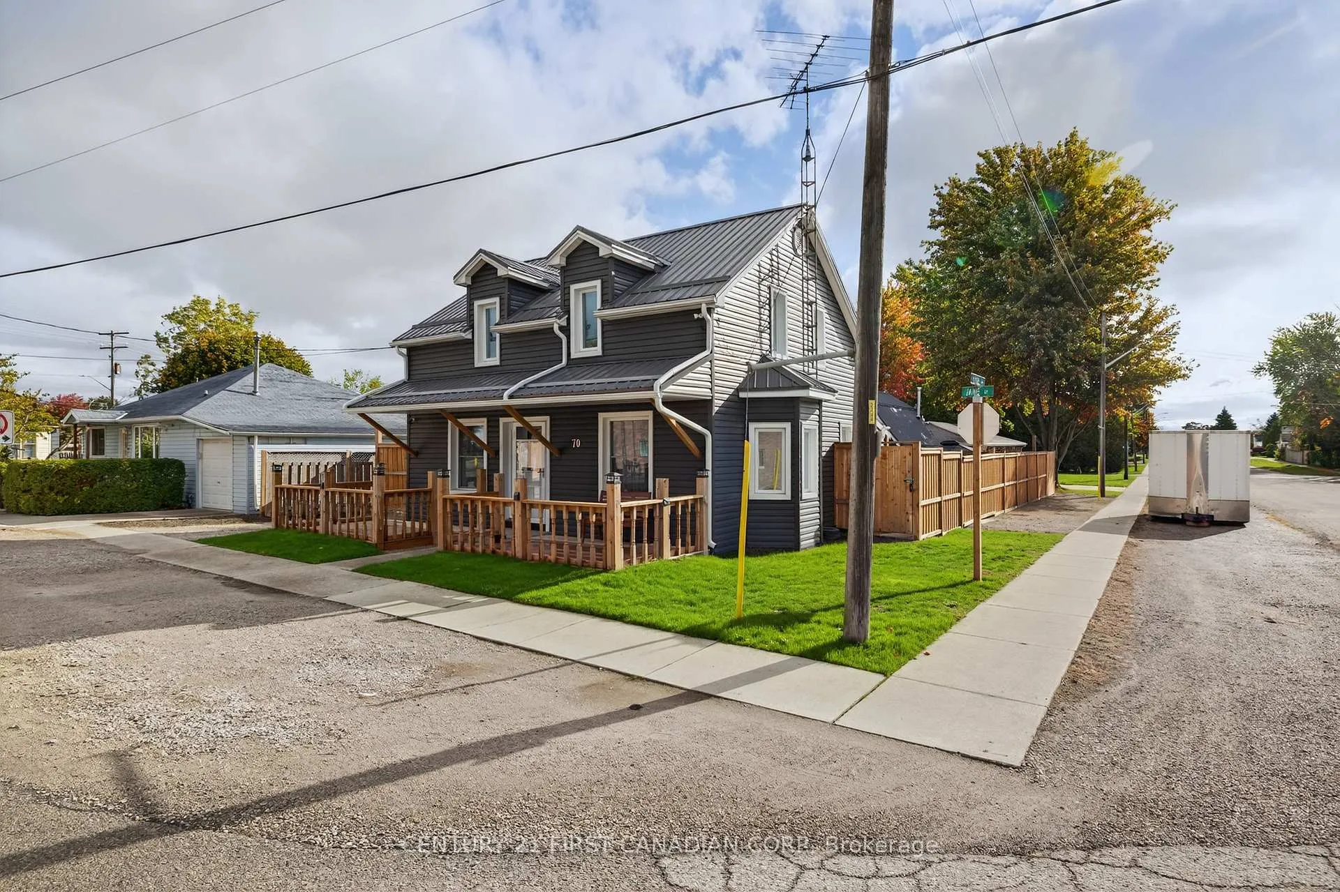 Photo 2 of 70 Jane Street, Chatham-Kent, Blenheim — HOMEH