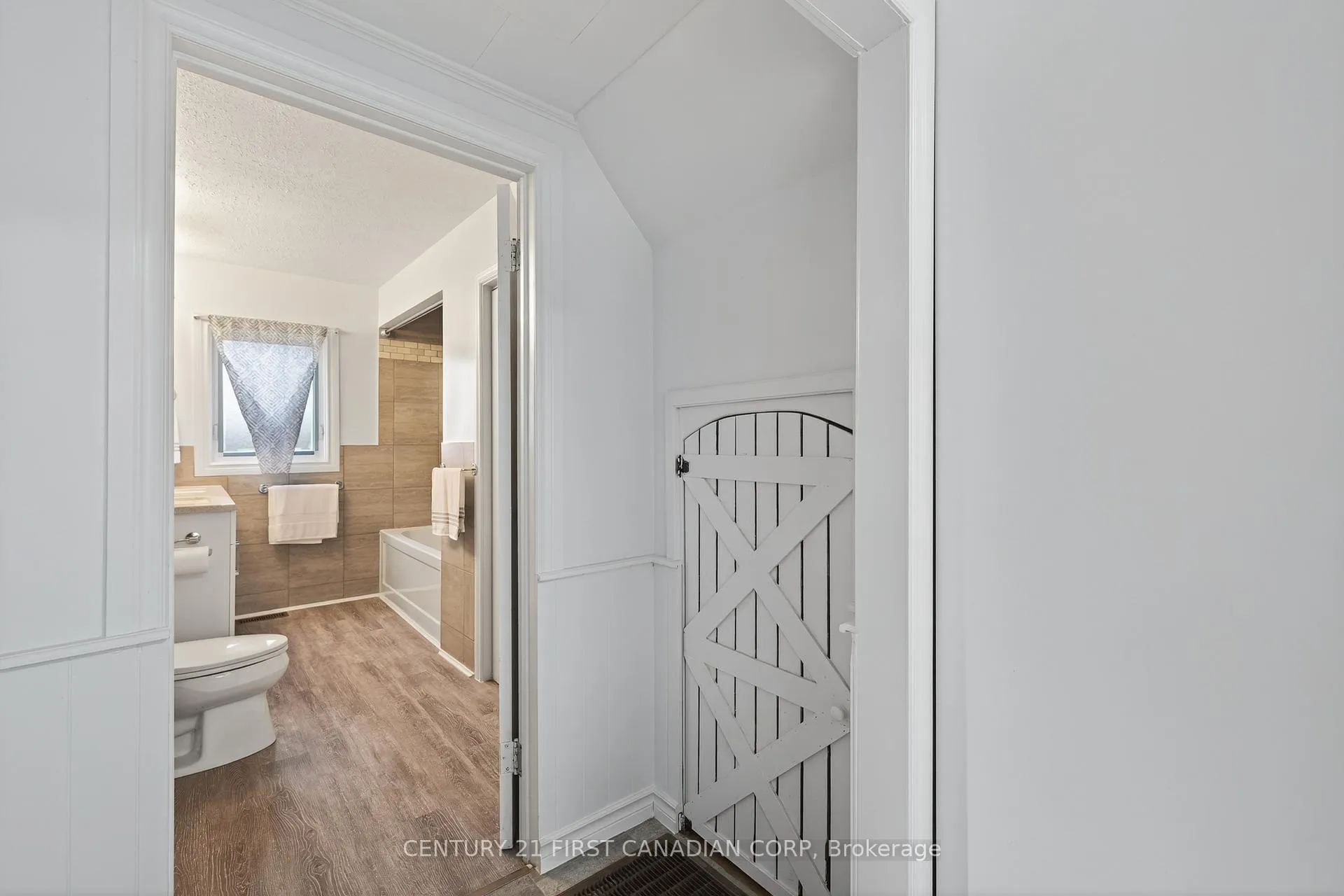 Photo 16 of 70 Jane Street, Chatham-Kent, Blenheim — HOMEH
