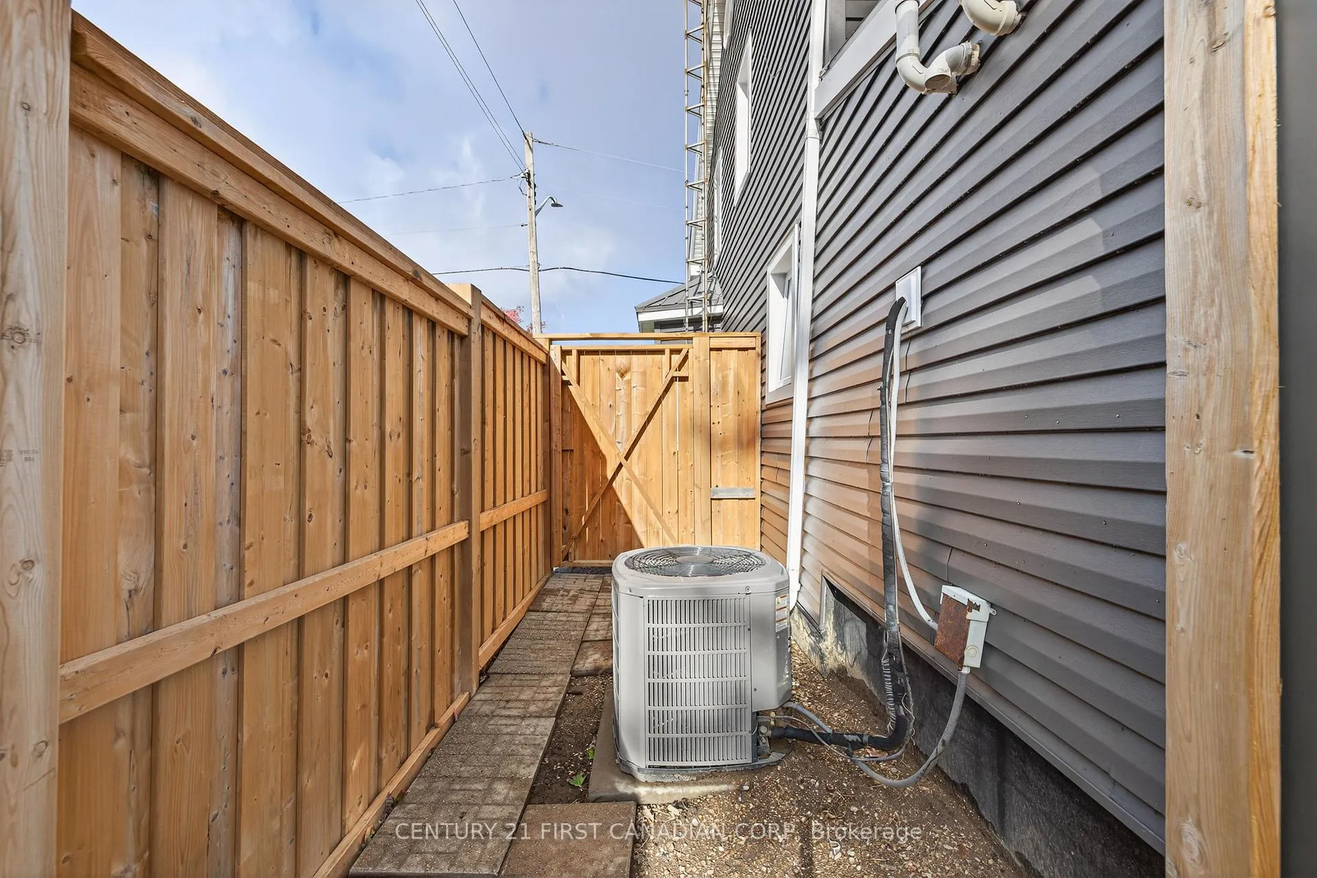 Photo 40 of 70 Jane Street, Chatham-Kent, Blenheim — HOMEH
