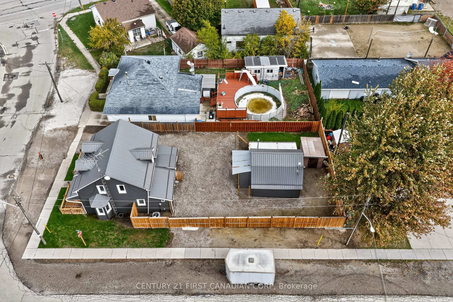 Photo 43 of 70 Jane Street, Chatham-Kent, Blenheim — HOMEH