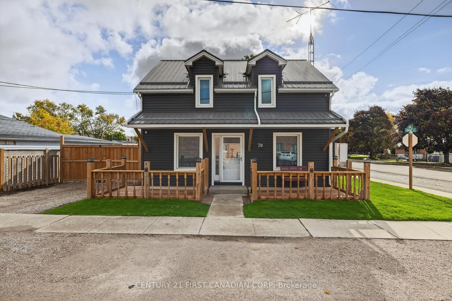 Photo 47 of 70 Jane Street, Chatham-Kent, Blenheim — HOMEH