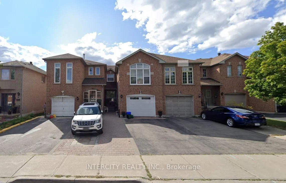 Photo 2 of 8 Wedgewood Place, Vaughan, Concord — HOMEH