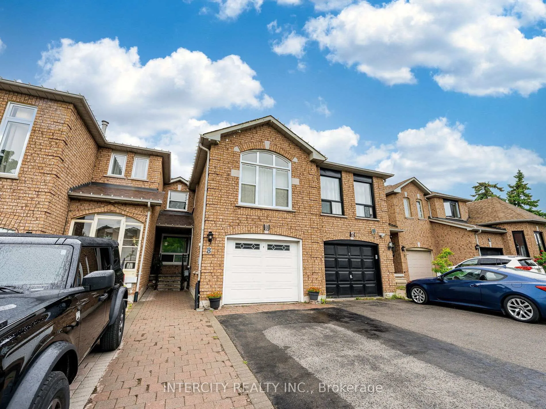 Photo 5 of 8 Wedgewood Place, Vaughan, Concord — HOMEH