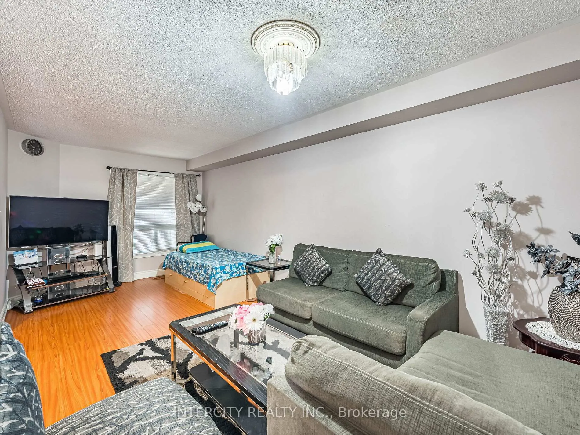 Photo 14 of 8 Wedgewood Place, Vaughan, Concord — HOMEH