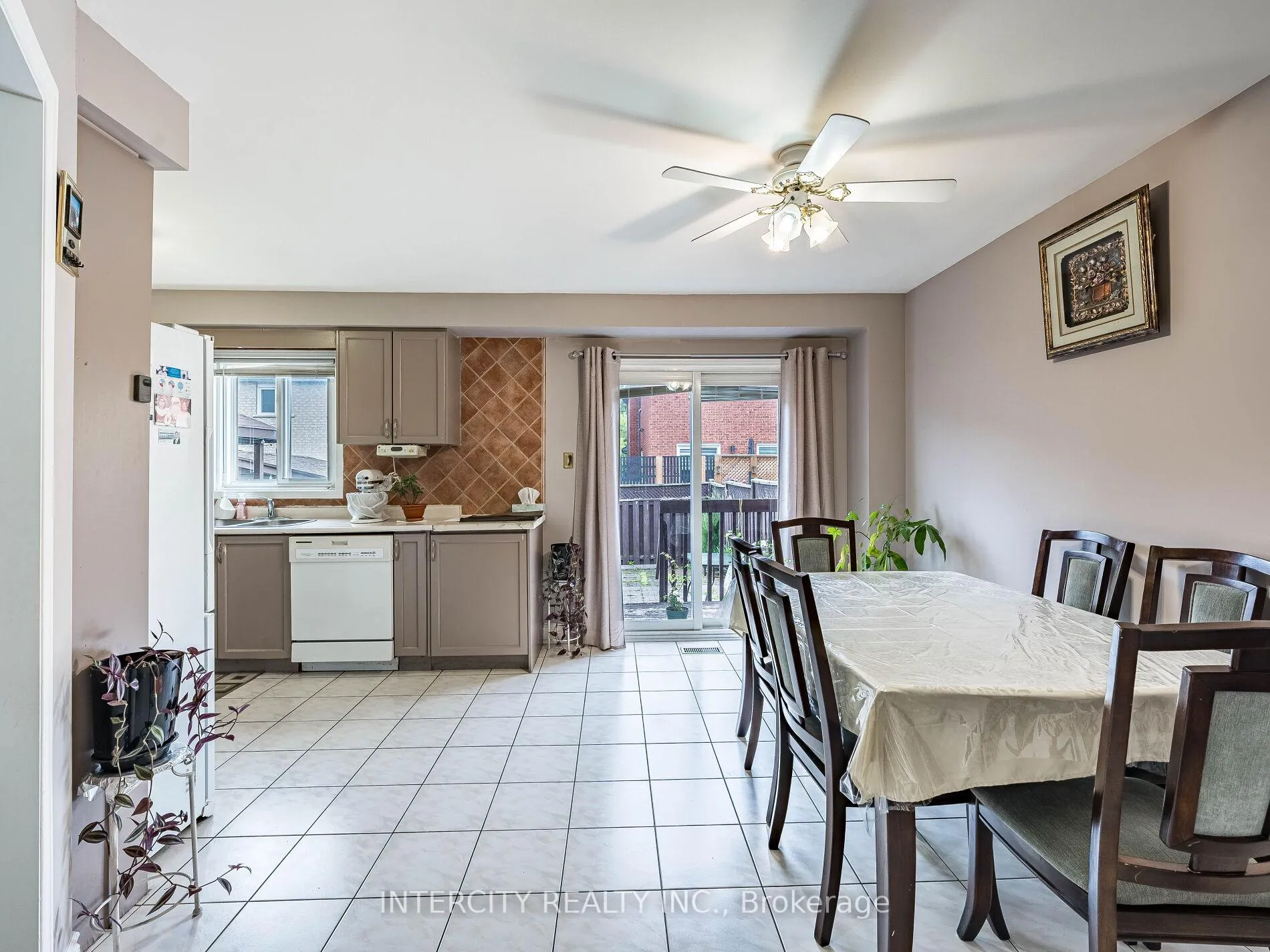 Photo 15 of 8 Wedgewood Place, Vaughan, Concord — HOMEH