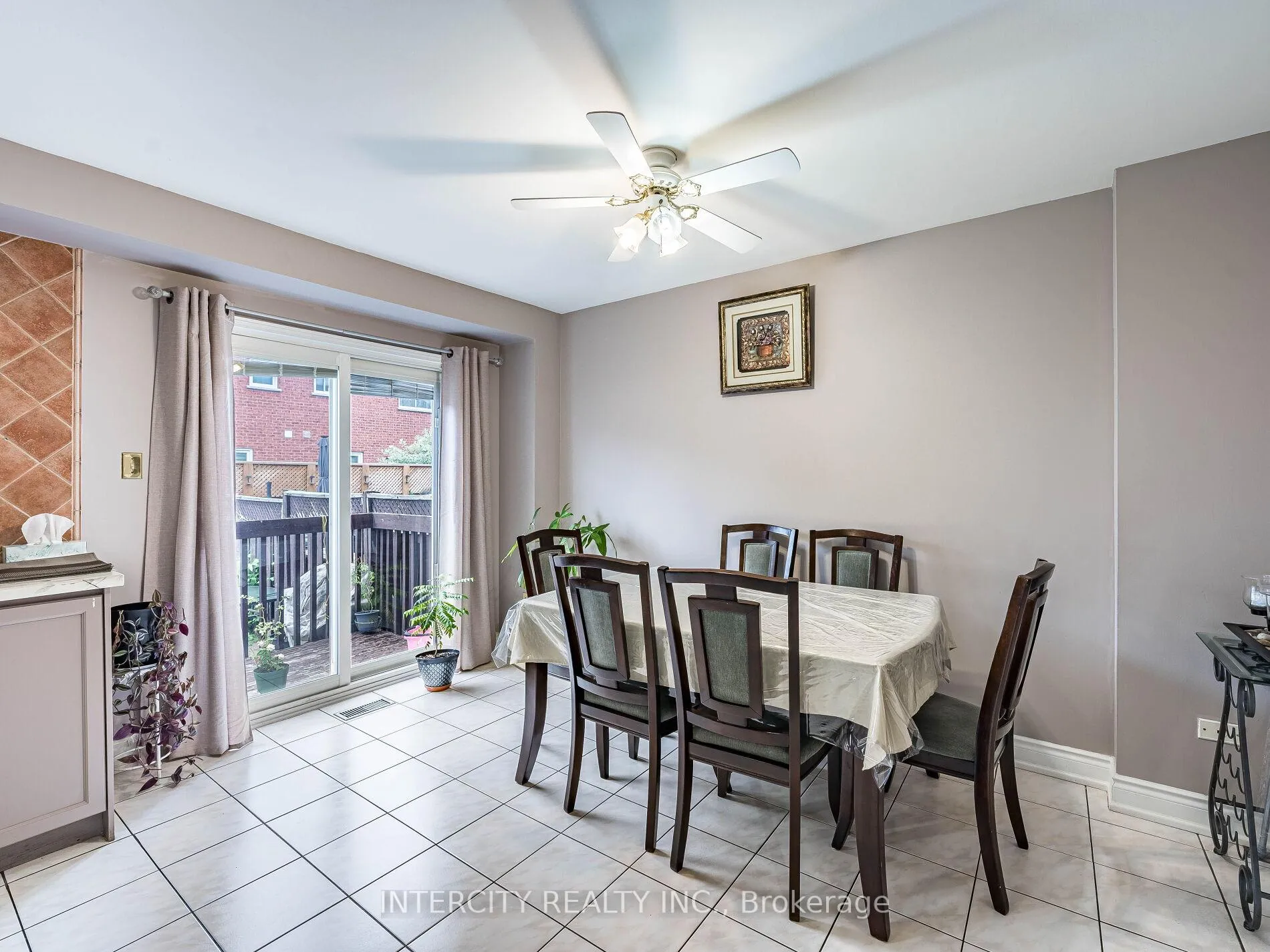 Photo 16 of 8 Wedgewood Place, Vaughan, Concord — HOMEH